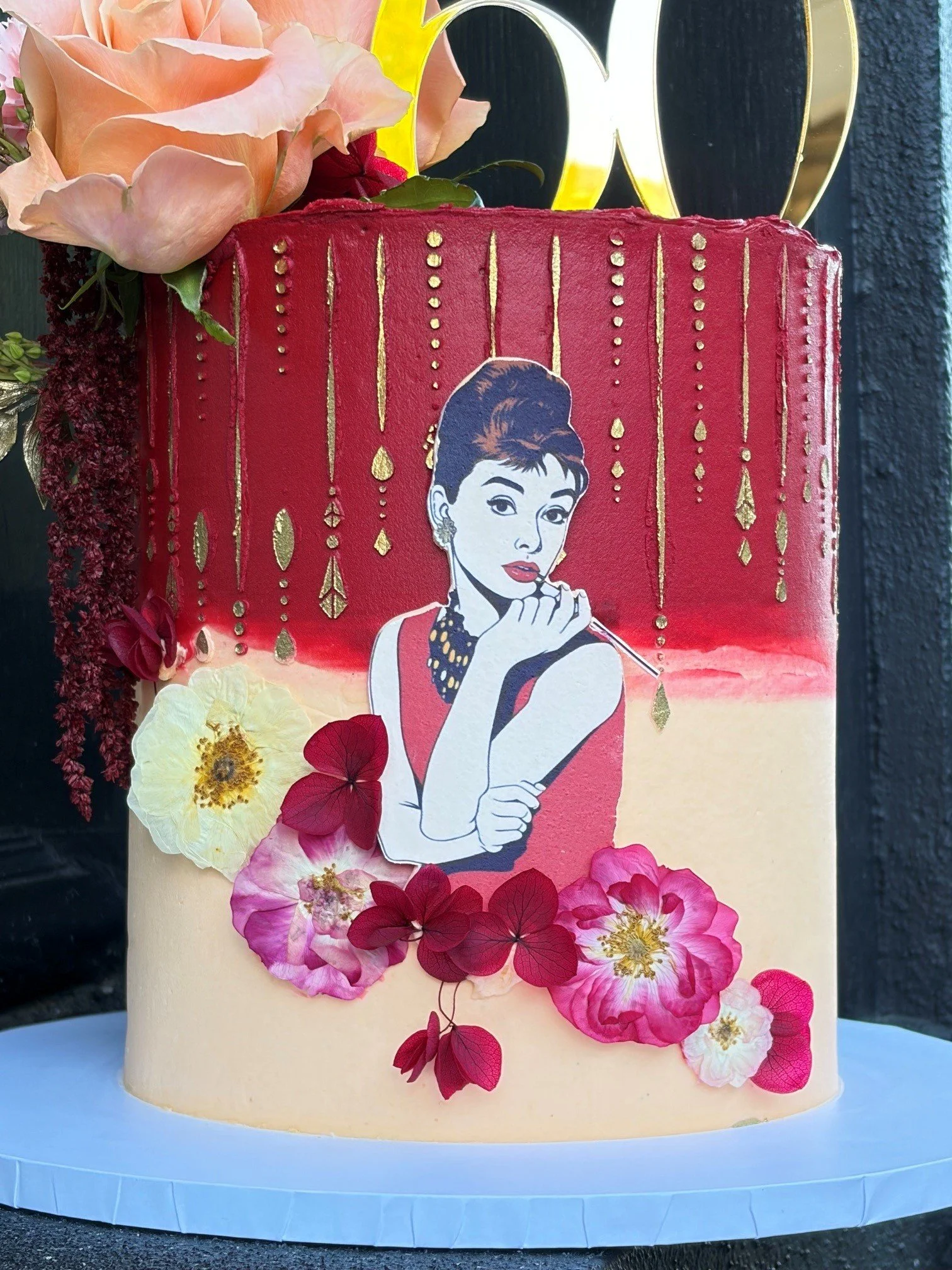 Vanillapod-vanillapodspecialtycakes-brisbanecakes-glutenfreecakes-buttercreamcake-brisbanedesigners-birthdaycake-joyascakestencil-floralcake-audreyhepburn-pressedflowers.jpg