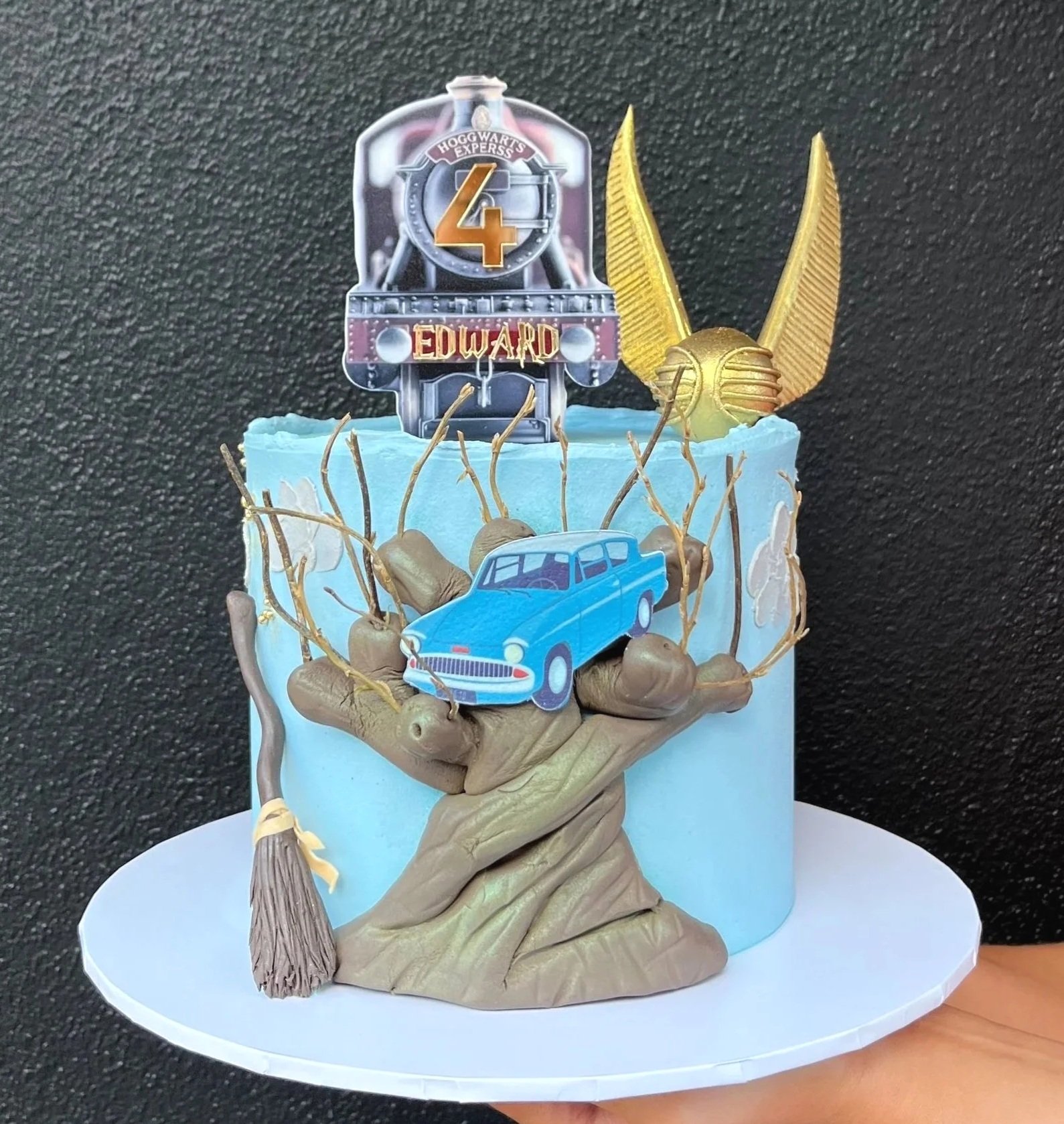 vanillapod-buttercreamcake-vanillapodspecialtycakes-brisbanecake-HarryPotterbirthdaycake-4thbirthdaycake-harrypottercake-wompingwillowcake.jpg
