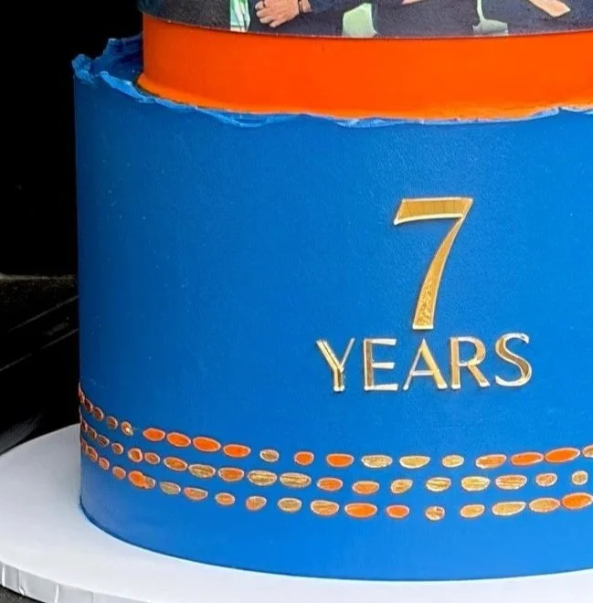 vanillapod-buttercreamcake-vanillapodspecialtycakes-brisbanecake-corporatecakesbrisbane-businessanniversarycake-epec7yearanniversary.jpg