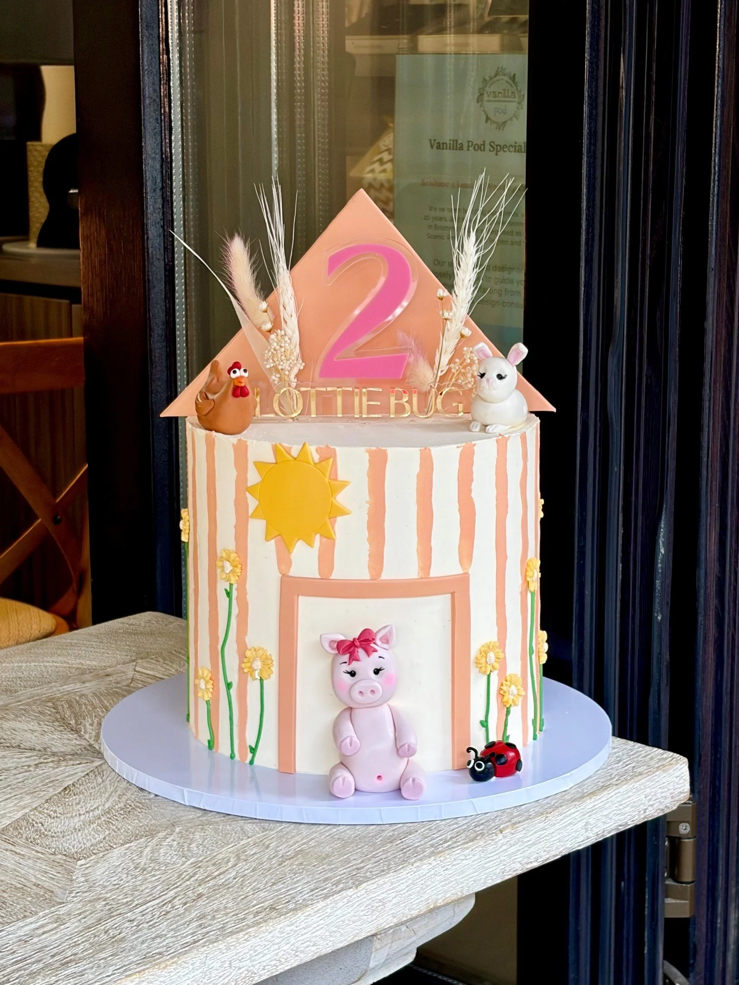 vanillapod-buttercreamcake-vanillapodspecialtycakes-brisbanecakes-2ndbirthdayideas-farmanimalcake-farmanimals-brisbanekids-noveltycakes-brisbanebirthdaycakes.jpg