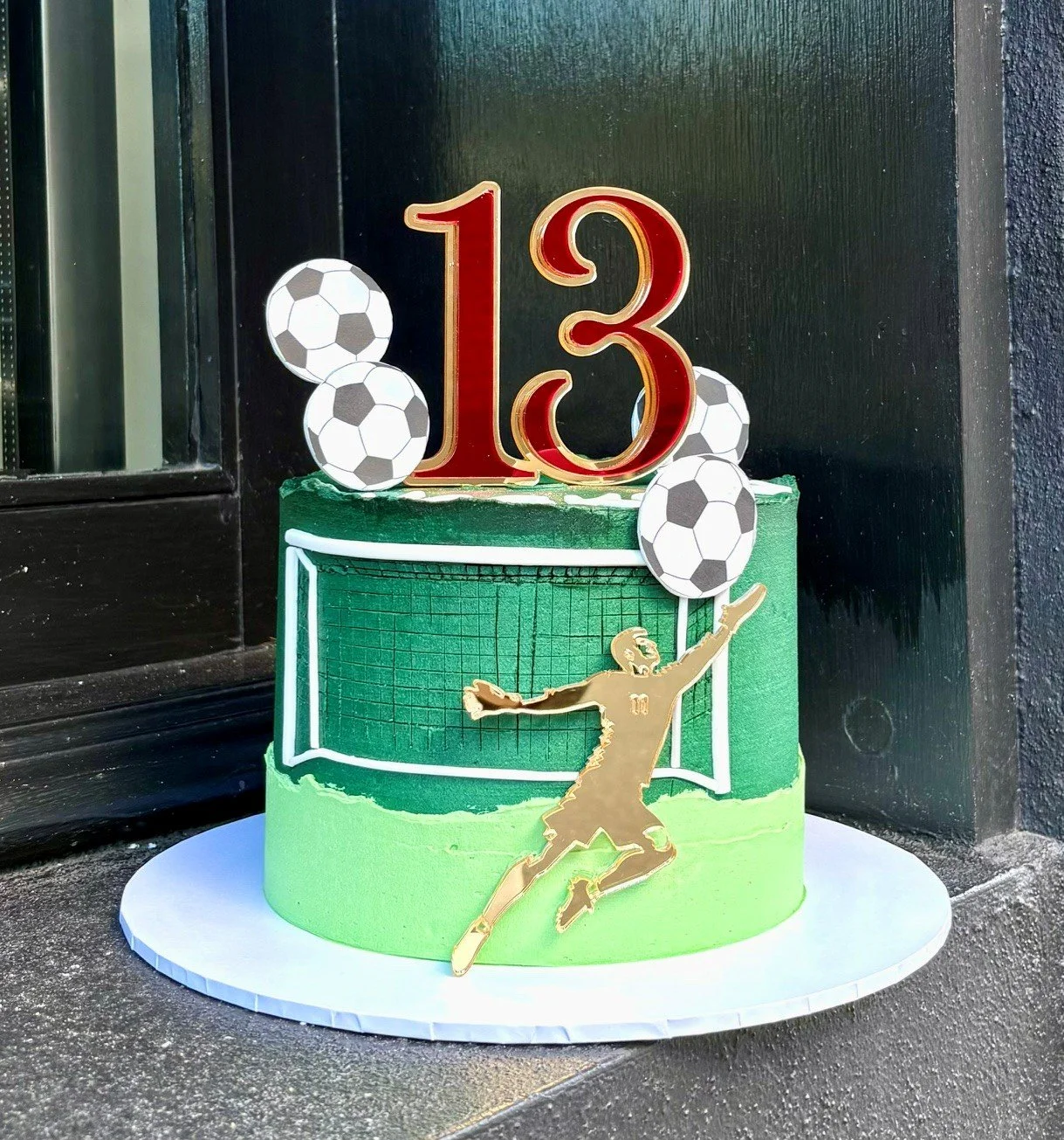 vanillapod-buttercreamcake-vanillapodspecialtycakes-brisbanecakes-soccercake-glutenfreecakes-13thbirthdaycake-brisbanesoccer-kidscakes-noveltycakes-brisbanebirthdaycakes.jpg