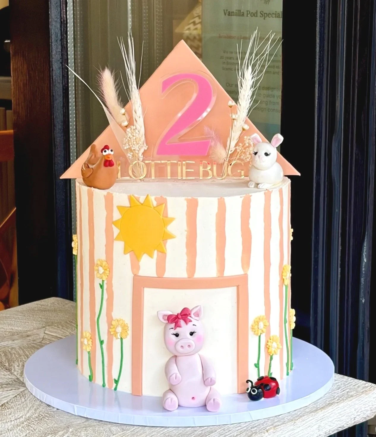 vanillapod-buttercreamcake-vanillapodspecialtycakes-brisbanecakes-2ndbirthdayideas-farmanimalcake-farmanimals-brisbanekids-noveltycakes-brisbanebirthdaycakes.jpg