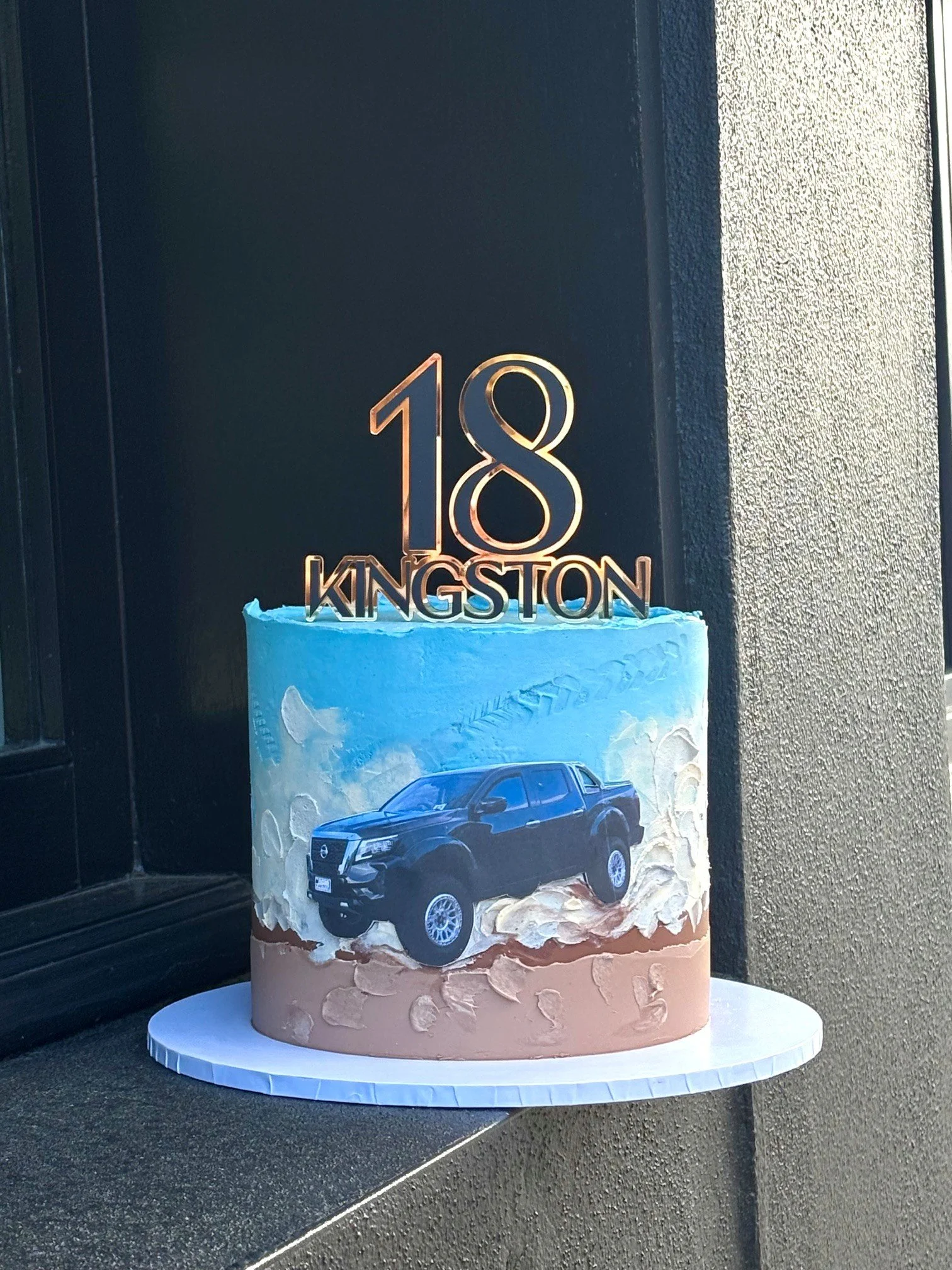 vanillapod-buttercreamcake-vanillapodspecialtycakes-brisbanecakes-18thcake-carcake-boys18thcake-abstractbuttercream-4WDbithdaycake.jpg