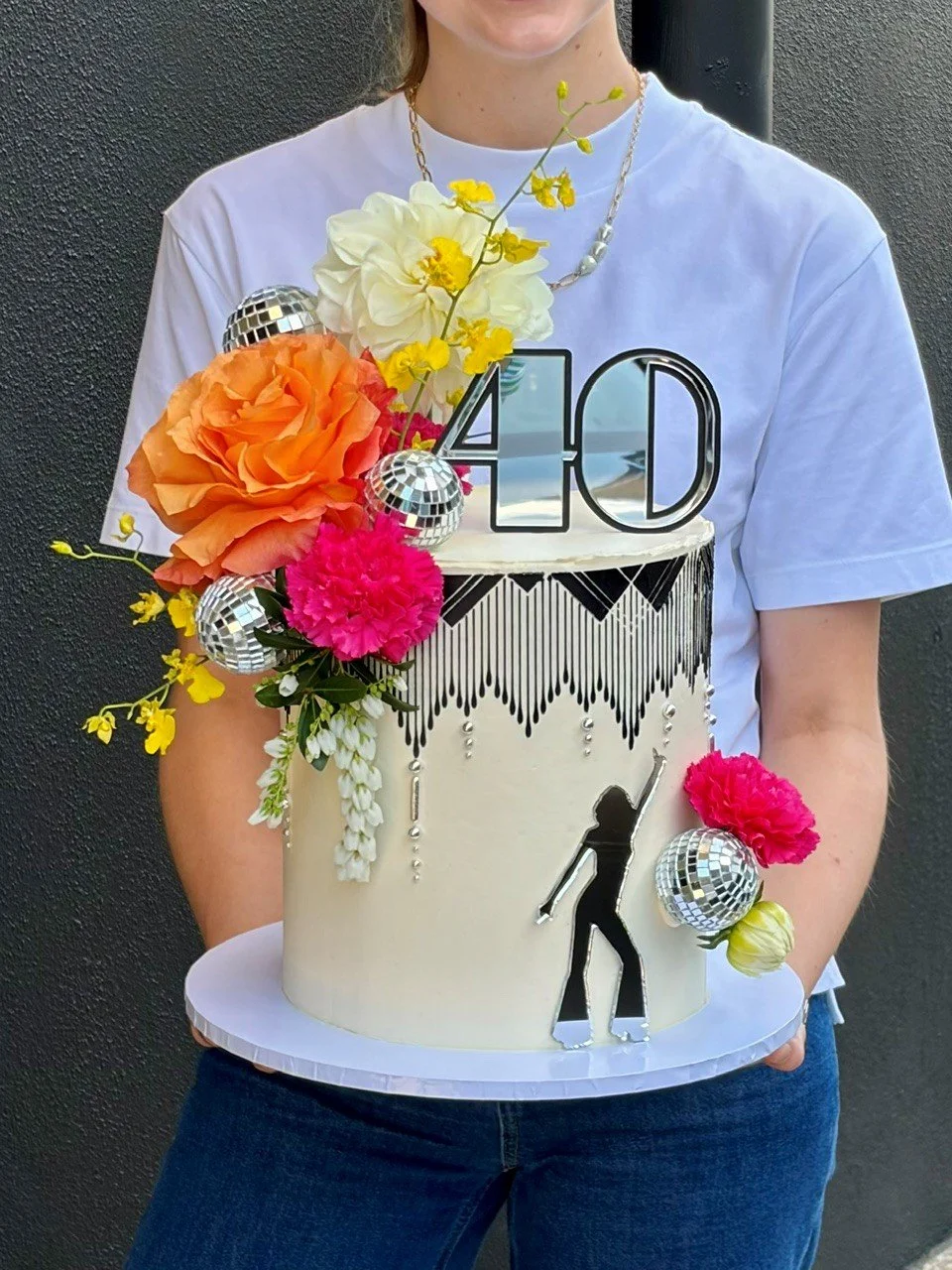 vanillapod-buttercreamcake-vanillapodspecialtycakes-discothemecake-studio54themecake-40thdiscothemecake-floralcakesbrisbane-40thcakebrisbane.jpg