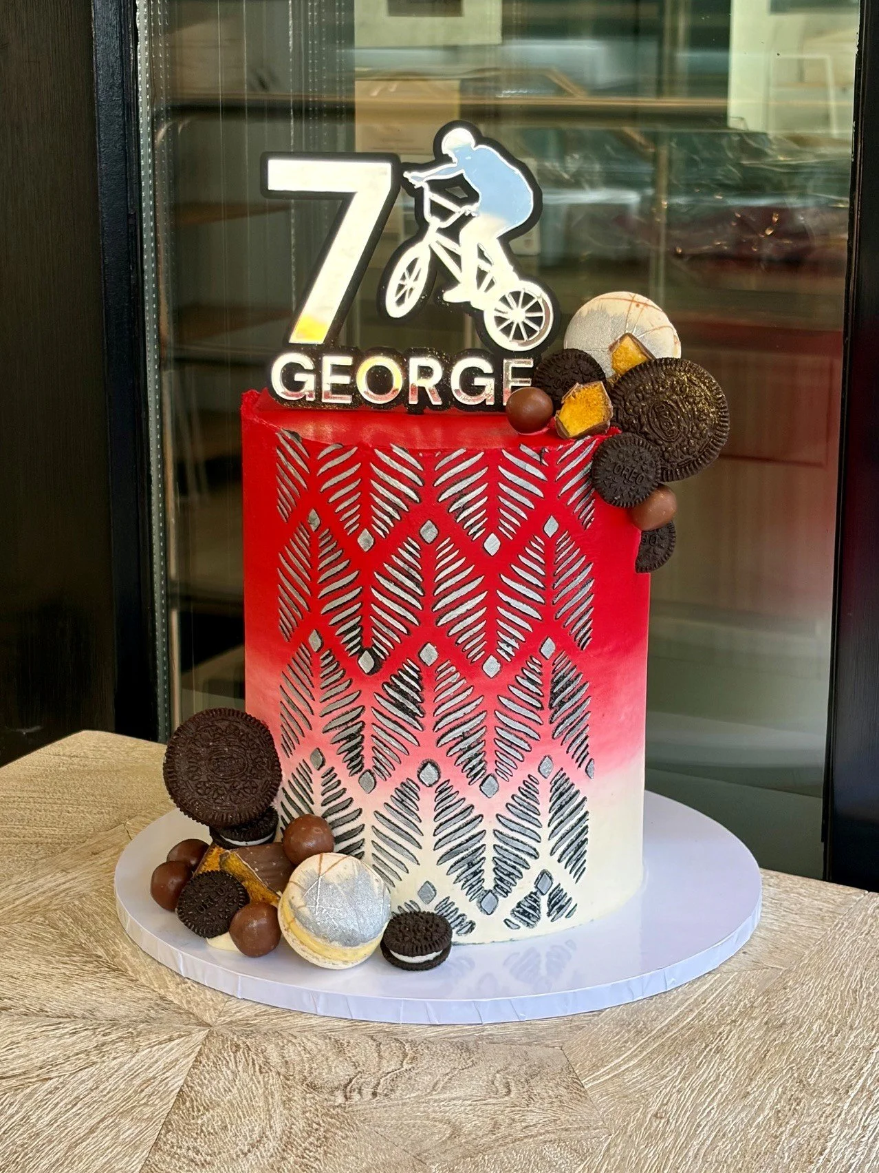 vanillapod-buttercreamcake-vanillapodspecialtycakes-brisbanecake-bikethemcake-BMXthemecakebrisbane.jpg