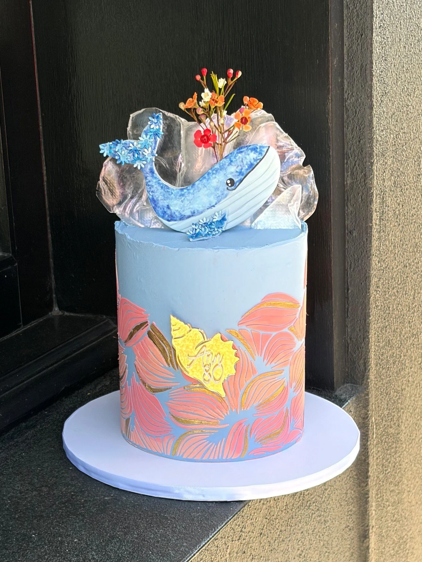 vanillapod-buttercreamcake-vanillapodspecialtycakes-whalecakebrisbane-beachthemecake-80thbirthdaycake-elementstencil.jpg