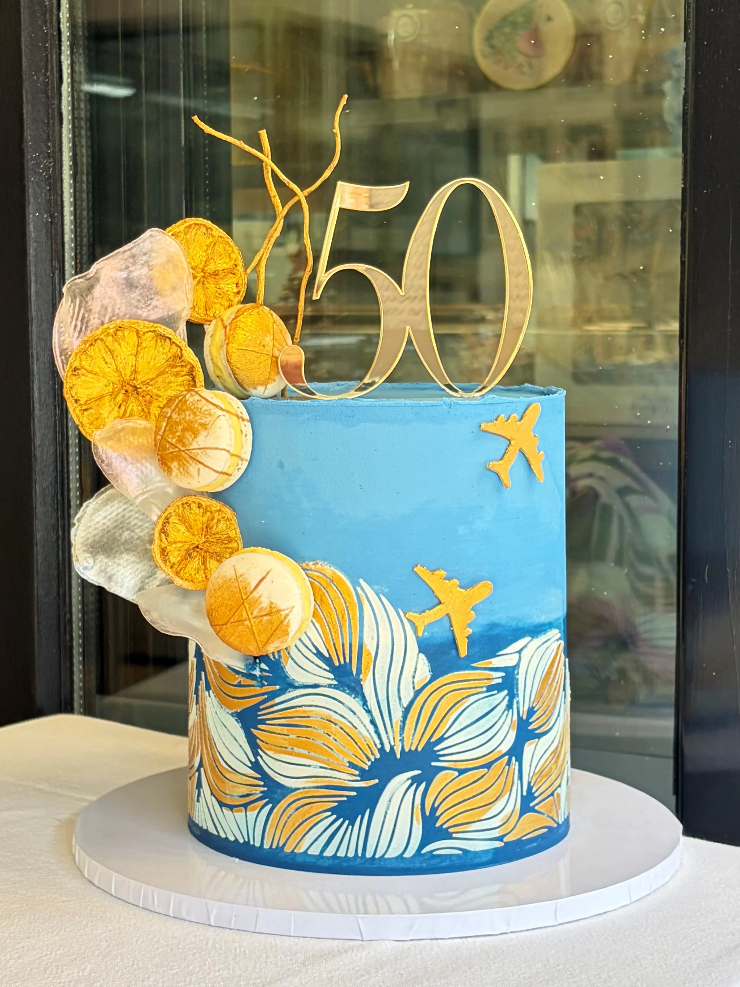 Vanillapod-vanillapodspecialtycakes-brisbanecakes-glutenfreecakes-brisbanebirthdaycakes-brisbane-qantaspilot-pilotcake-flyingcake-50thcake-noveltycake-bespokecake.jpg