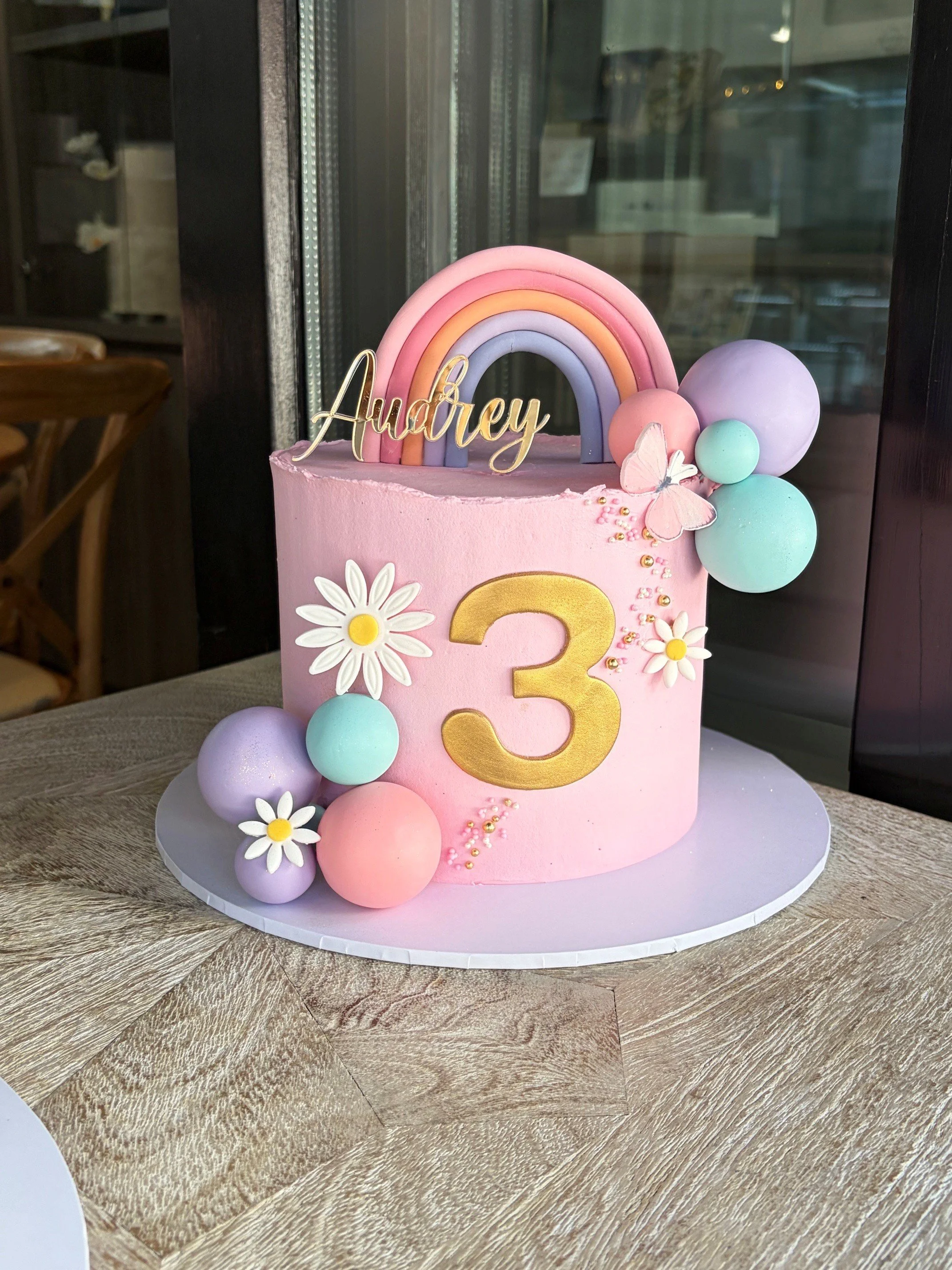 vanillapod-buttercreamcake-vanillapodspecialtycakes-noveltycakes-weddingcake-brisbanewedding-brisbanekids-glutenfreecake (9).jpg