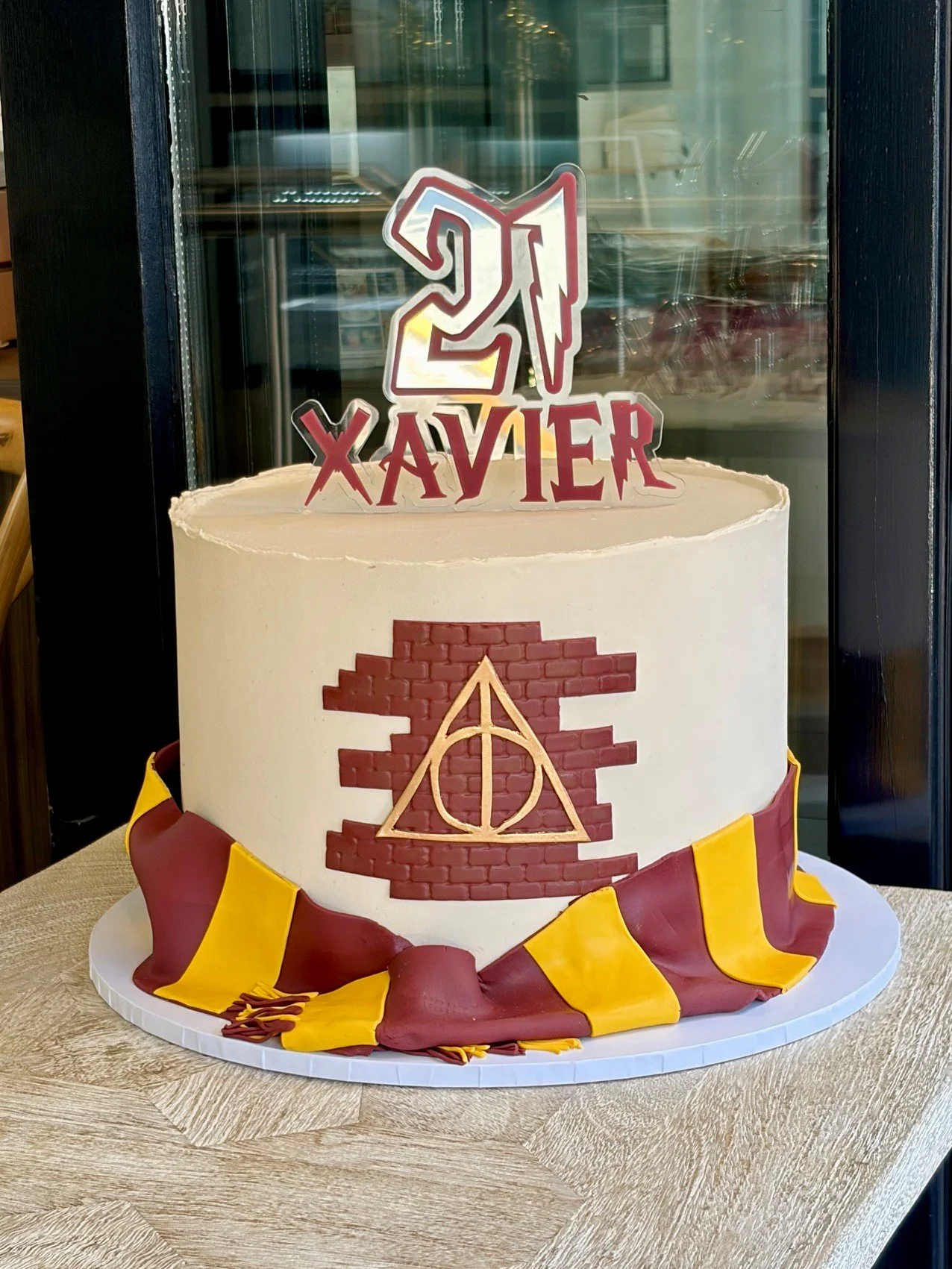 vanillapod-buttercreamcake-vanillapodspecialtycakes-brisbanecake-21stharrypotterthemecake-harrypottercakebrisbane.jpg