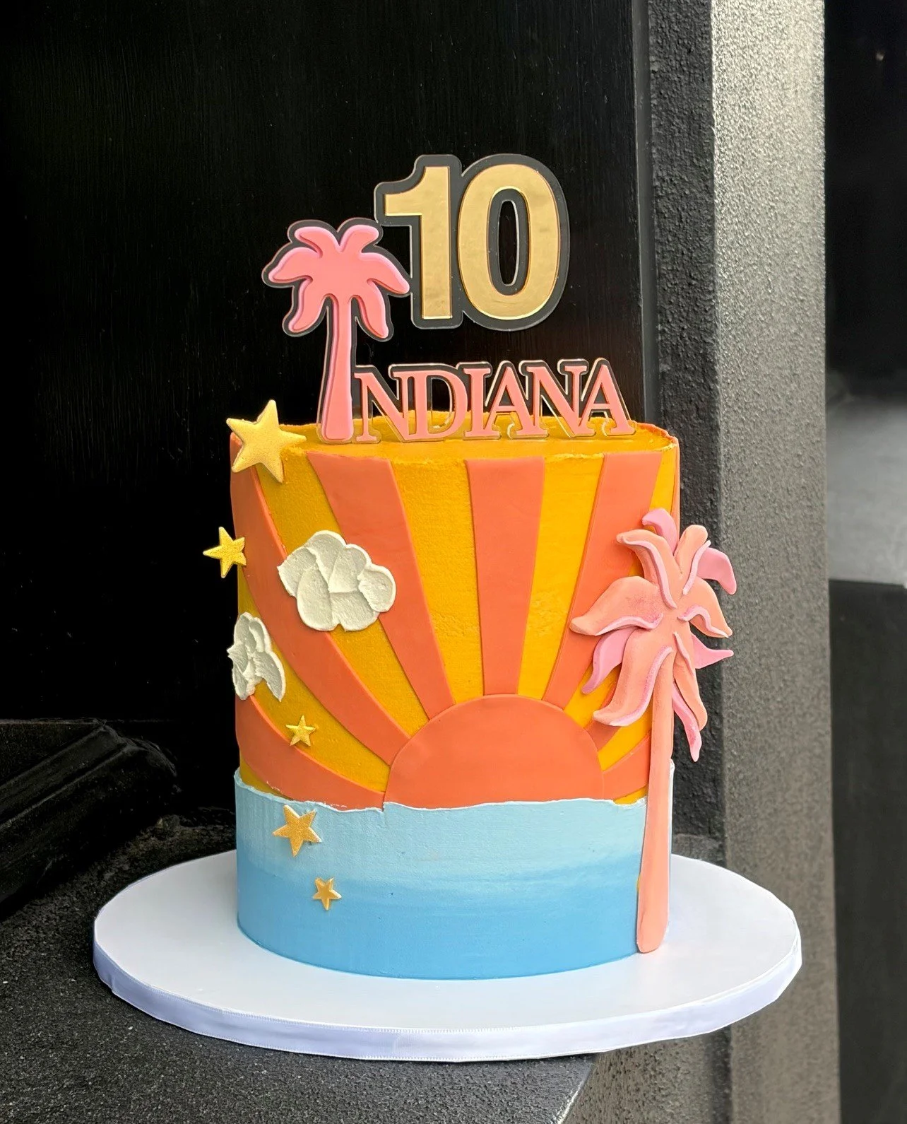 vanillapod-buttercreamcake-vanillapodspecialtycakes-brisbanecakes-pinkpalmpuff-glutenfreecakes-kidscakes-noveltycakes-brisbanebirthdaycakes.jpg
