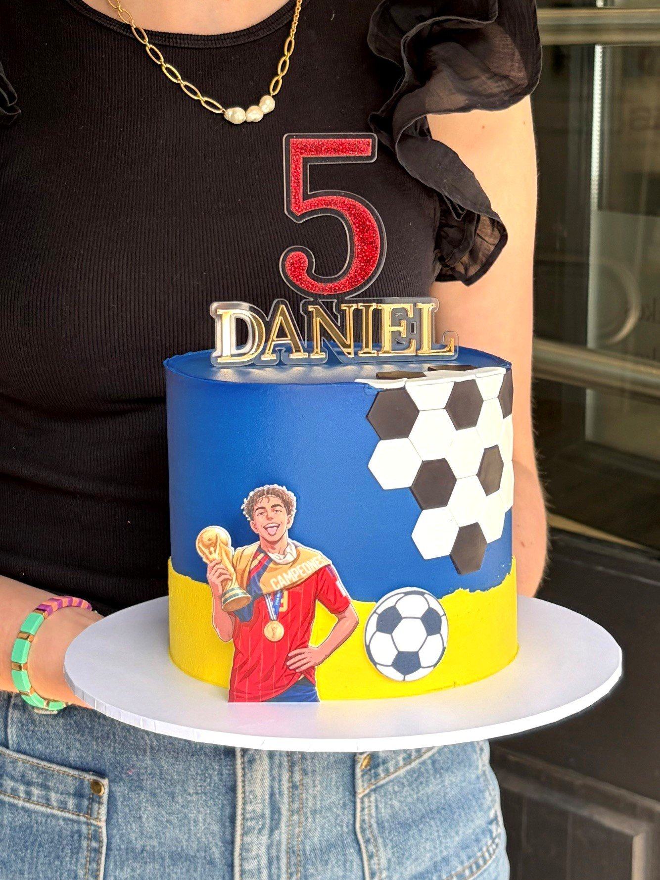 vanillapod-buttercreamcake-vanillapodspecialtycakes-brisbanecakes-brisbanedesigner-bespokecakes-kidscakes-soccercake.jpg