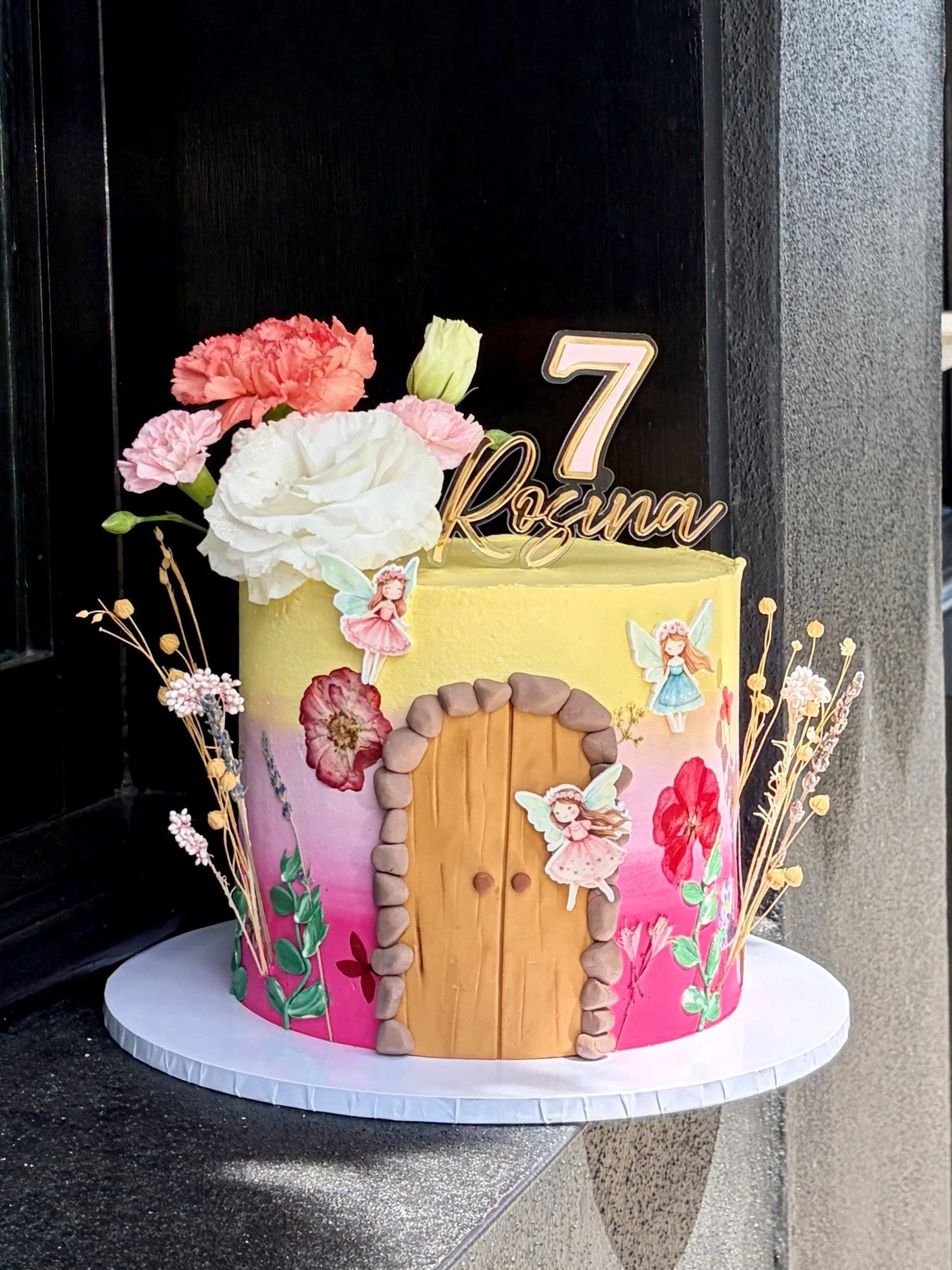 vanillapod-buttercreamcake-vanillapodspecialtycakes-brisbanecakes-brisbanedesigner-bespokecakes-kidscakes-weddingcakes-buttercreamcake-fairydoor-fairydoorcake.jpg