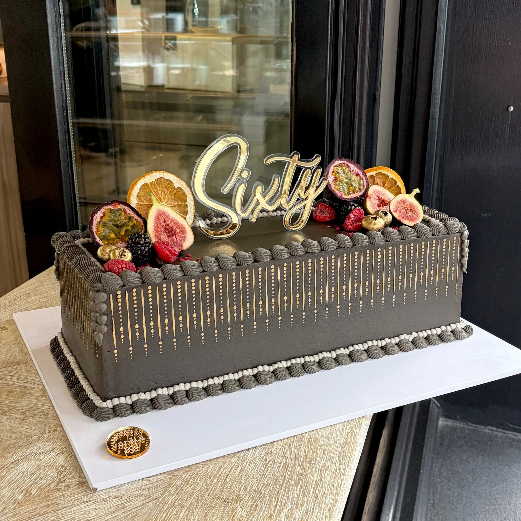 vanillapod-buttercreamcake-vanillapodspecialtycakes-brisbanecakes-brisbanebirthdaycakes-rectanglecake-stencilcake-redvelvet-chocolateorange-supernormalbrisbane-partycake-glutenfreecakes.jpg