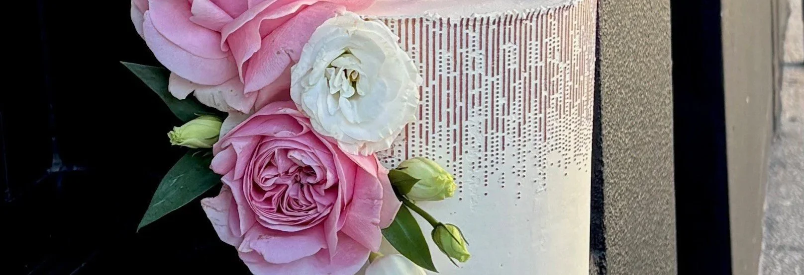 Vanillapod-vanillapodspecialtycakes-brisbanecakes-glutenfreecakes-chocolatecake-goldstencil-shimmerstencil-floralcake-pinkcake-30thcake.jpg