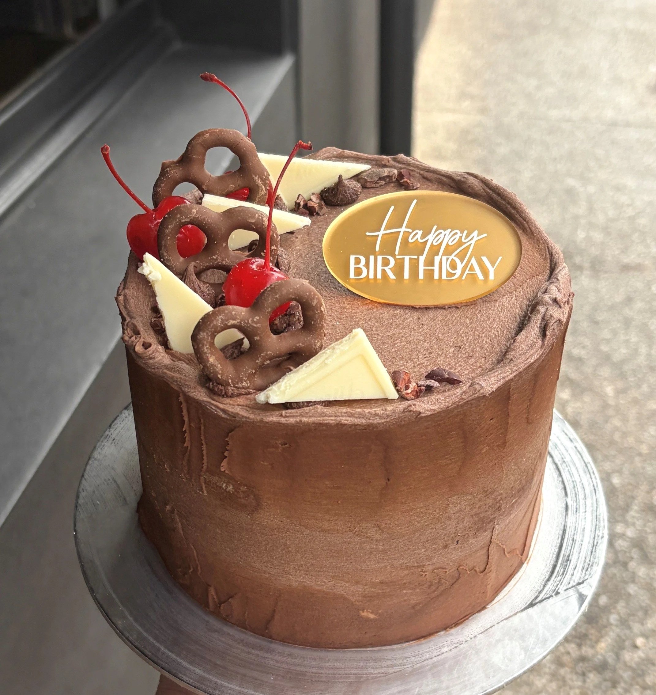 vanillapod-buttercreamcake-vanillapodspecialtycakes-brisbanecake-chocolatewithblackforestmoussecake.jpg