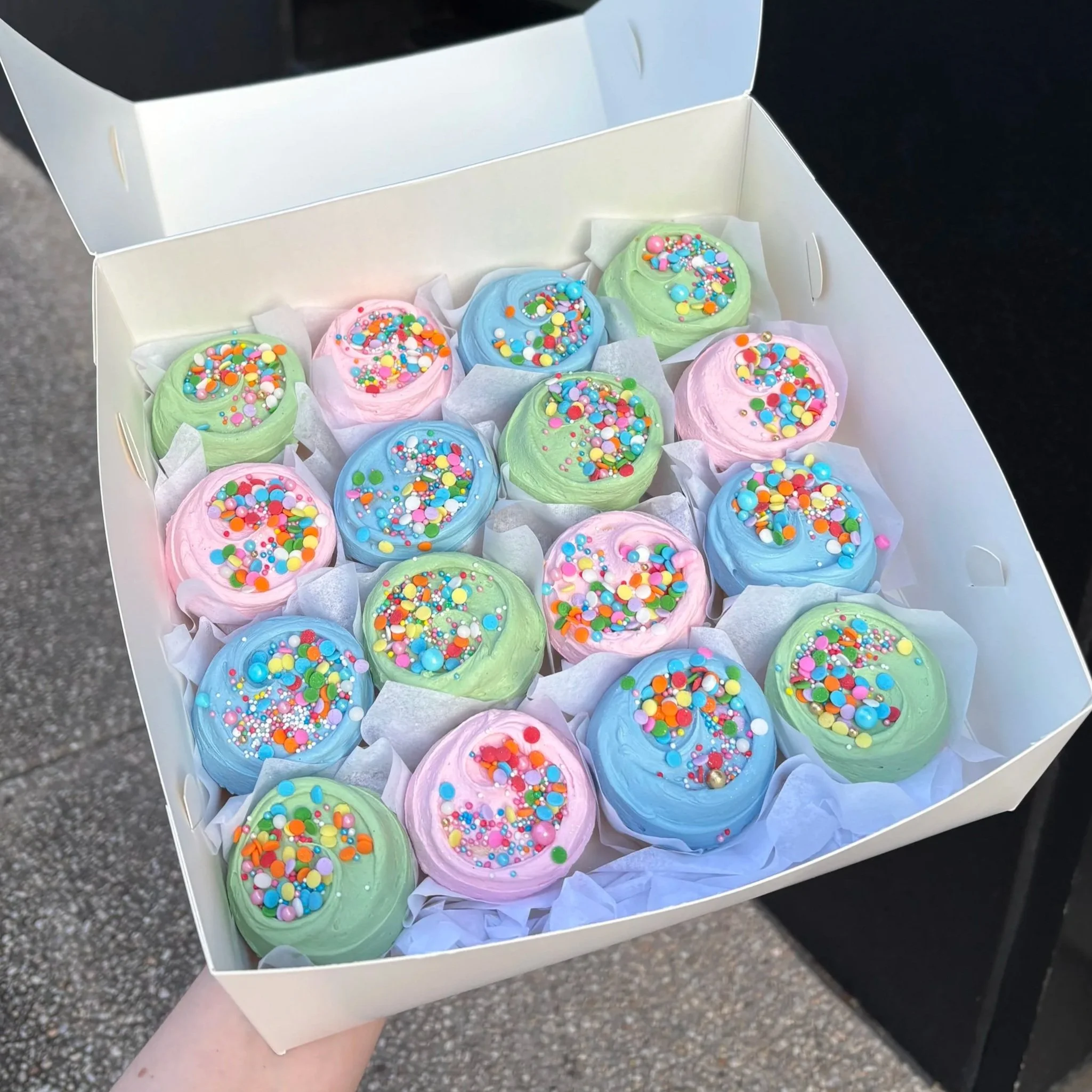vanillapodspecialtycakes-brisbanecakes-vanillapod-buttercreamcake-customcake-birthdaycake-brisbanebakery-cupcakes-floralcake+%285%29.jpg