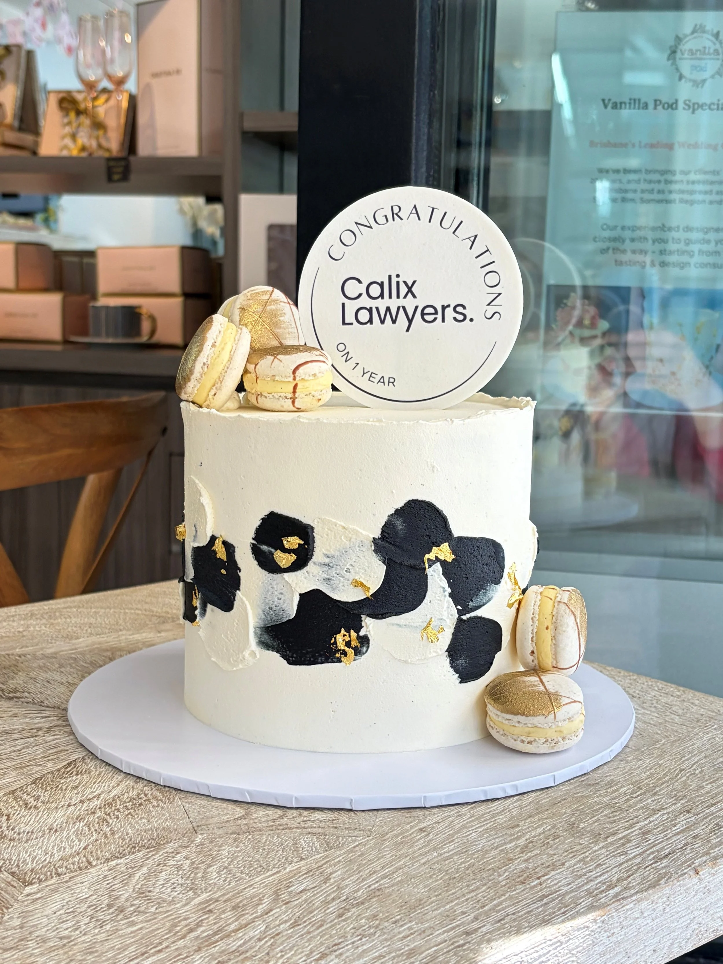 vanillapod-buttercreamcake-vanillapodspecialtycakes-brisbanecakes-corporatecake.jpg