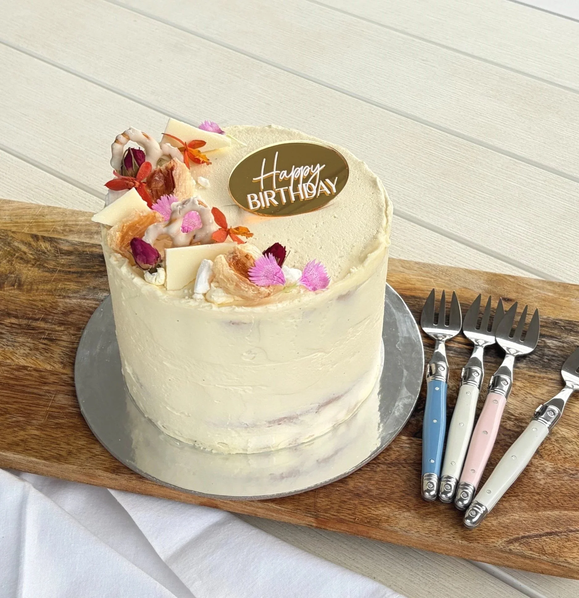 vanillapod-buttercreamcake-vanillapodspecialtycakes-brisbanecake-WhiteChocolatewithLycheeandRoseMousseCake-LycheeCake-RoseCake.jpg