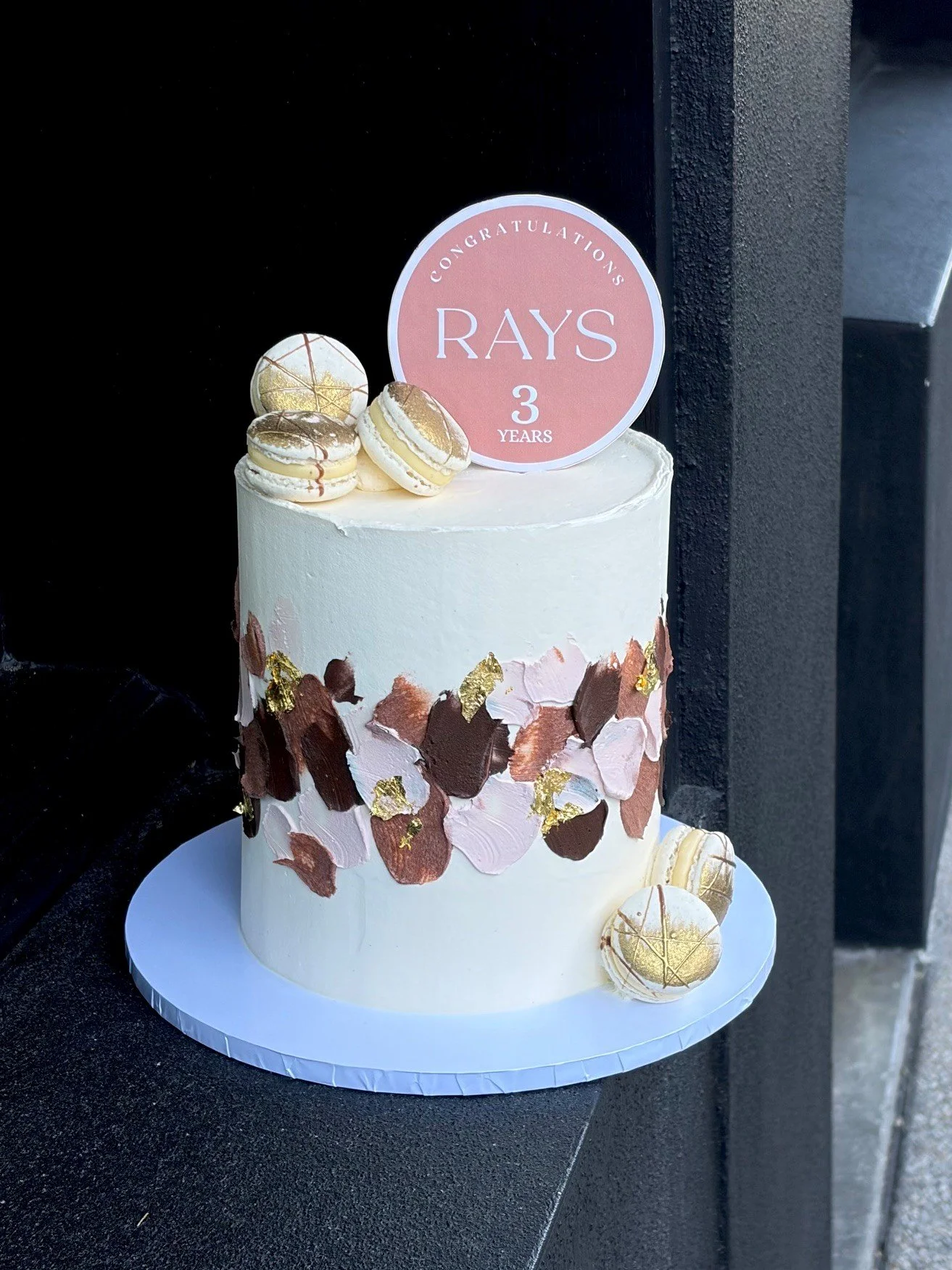 vanillapod-buttercreamcake-vanillapodspecialtycakes-brisbanecakes-glutenfreecakes-brisbanebirthdaycakes-rayswellness-corporatecake-abstractelegance.jpg