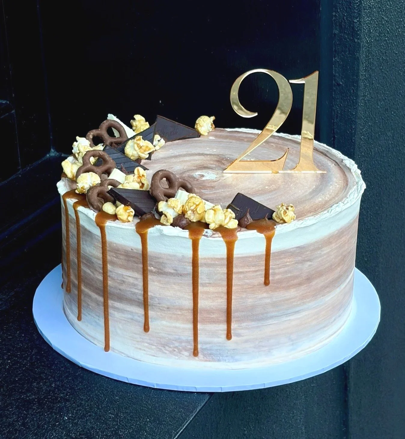 vanillapod-buttercreamcake-vanillapodspecialtycakes-brisbanecakes-saltedcaramelcake.jpg