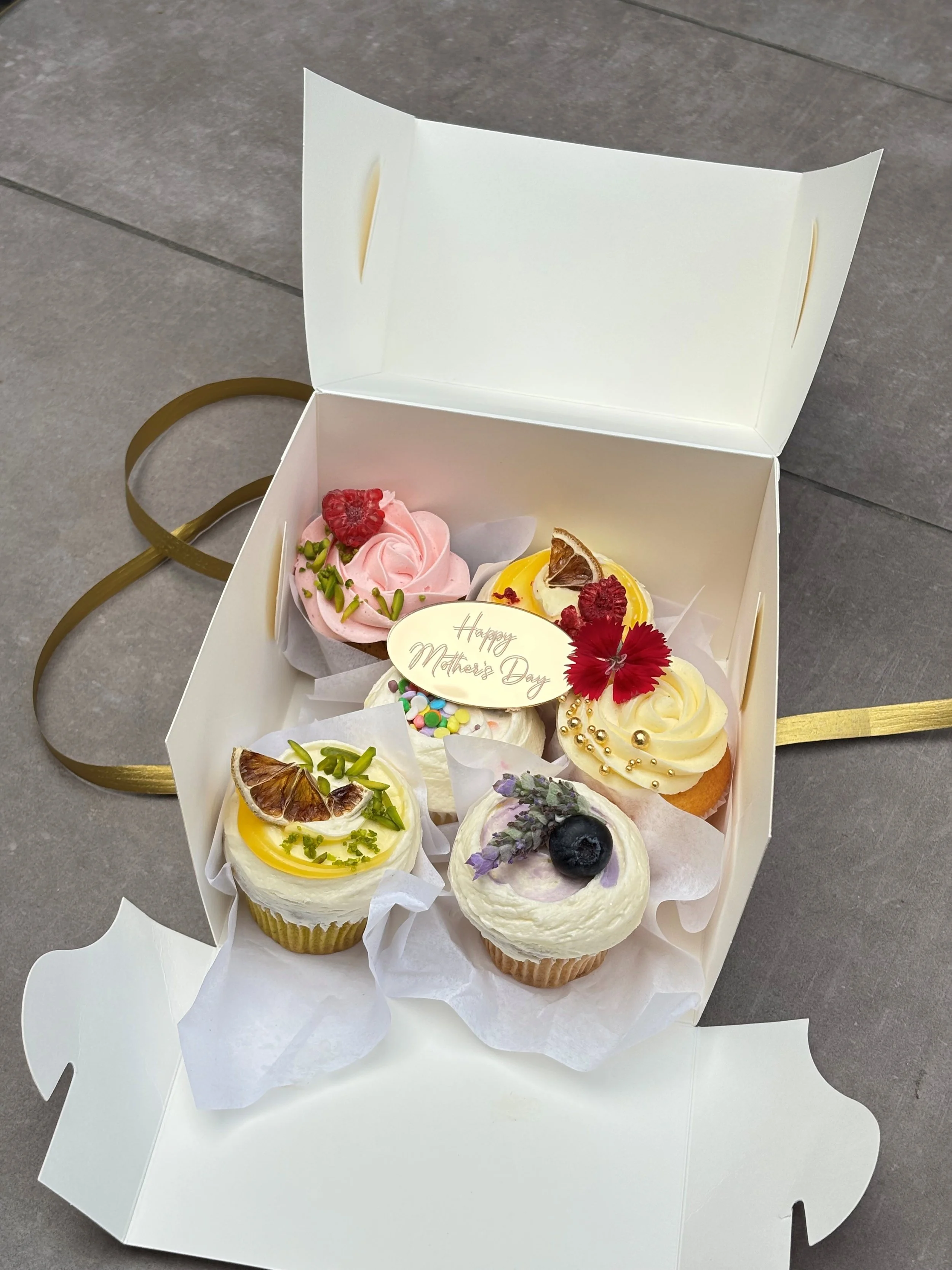 Vanillapod-vanillapodspecialtycakes-brisbanecakes-glutenfreecake-Mother'sDayLuckyDipCupcakes-Mother'sDayGiftBrisbane-Mother'sDayBrisbane-Mother'sDayCupcakes-Mother'sDaySweets.jpg