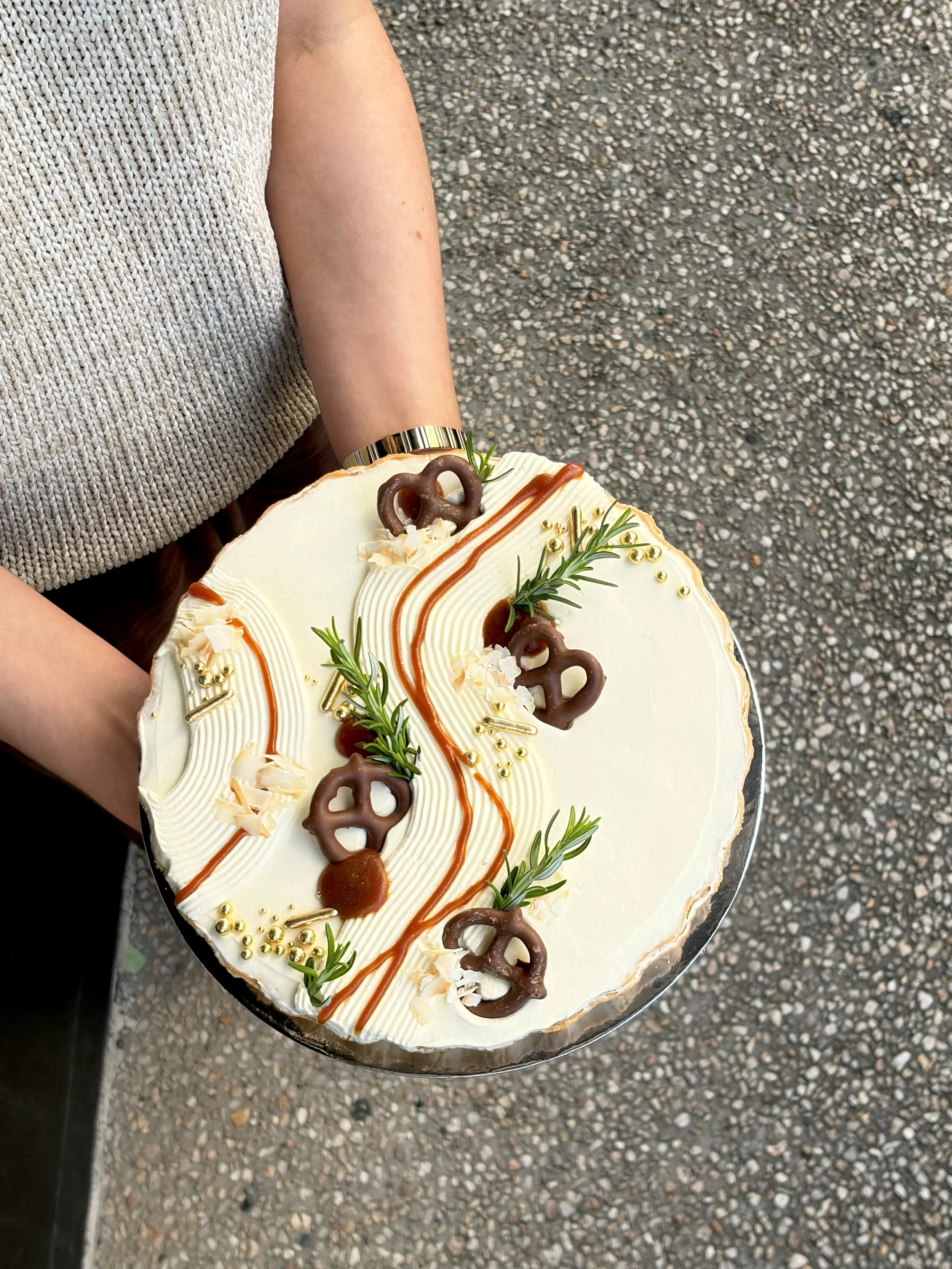 vanillapodspecialtycakes-christmastart-brisbanechristmas-banoffeepie-banoffee-christmascatering-vanillapod-cakeshopnearme-festivefood.jpg