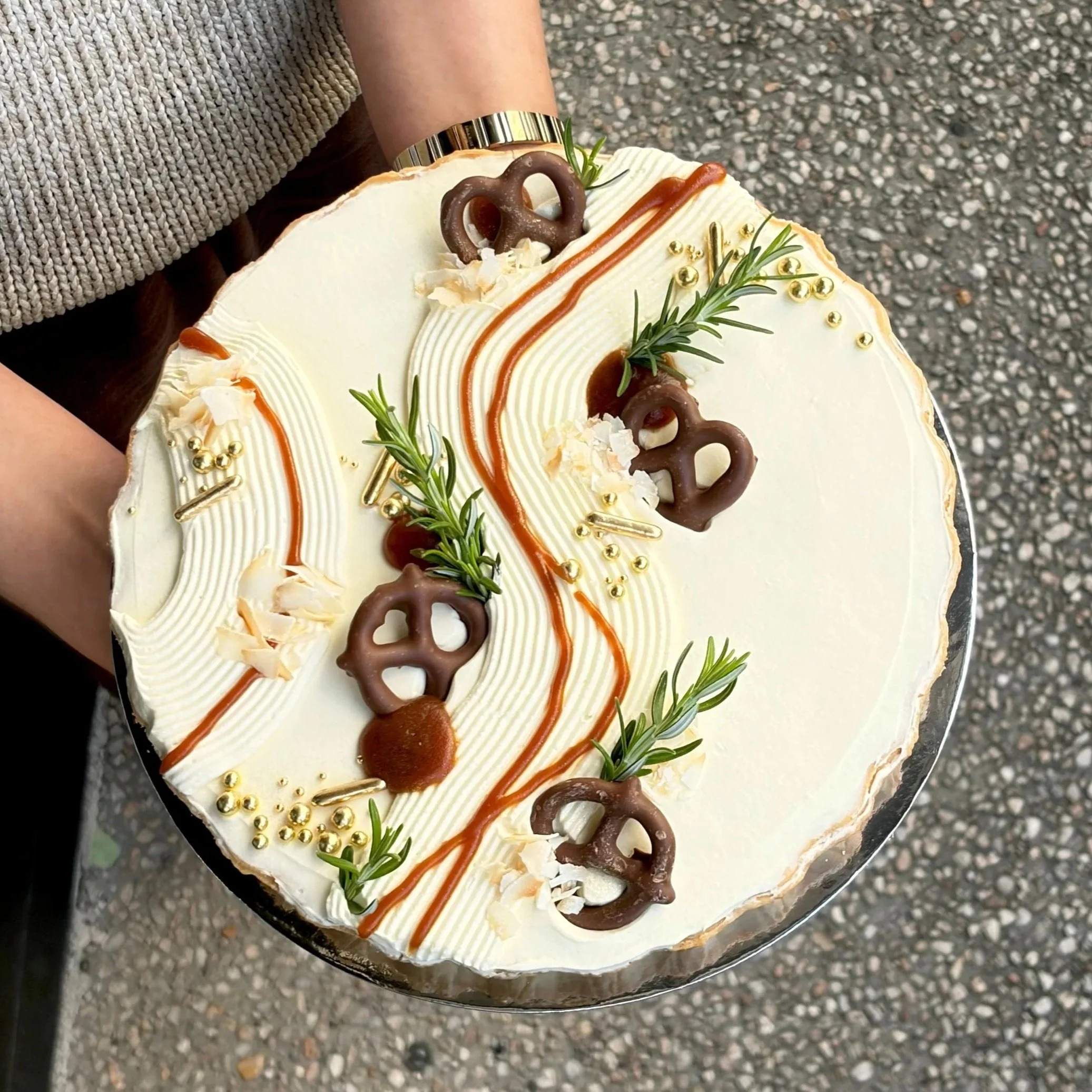 vanillapodspecialtycakes-christmastart-brisbanechristmas-banoffeepie-banoffee-christmascatering-vanillapod-cakeshopnearme-festivefood.jpg