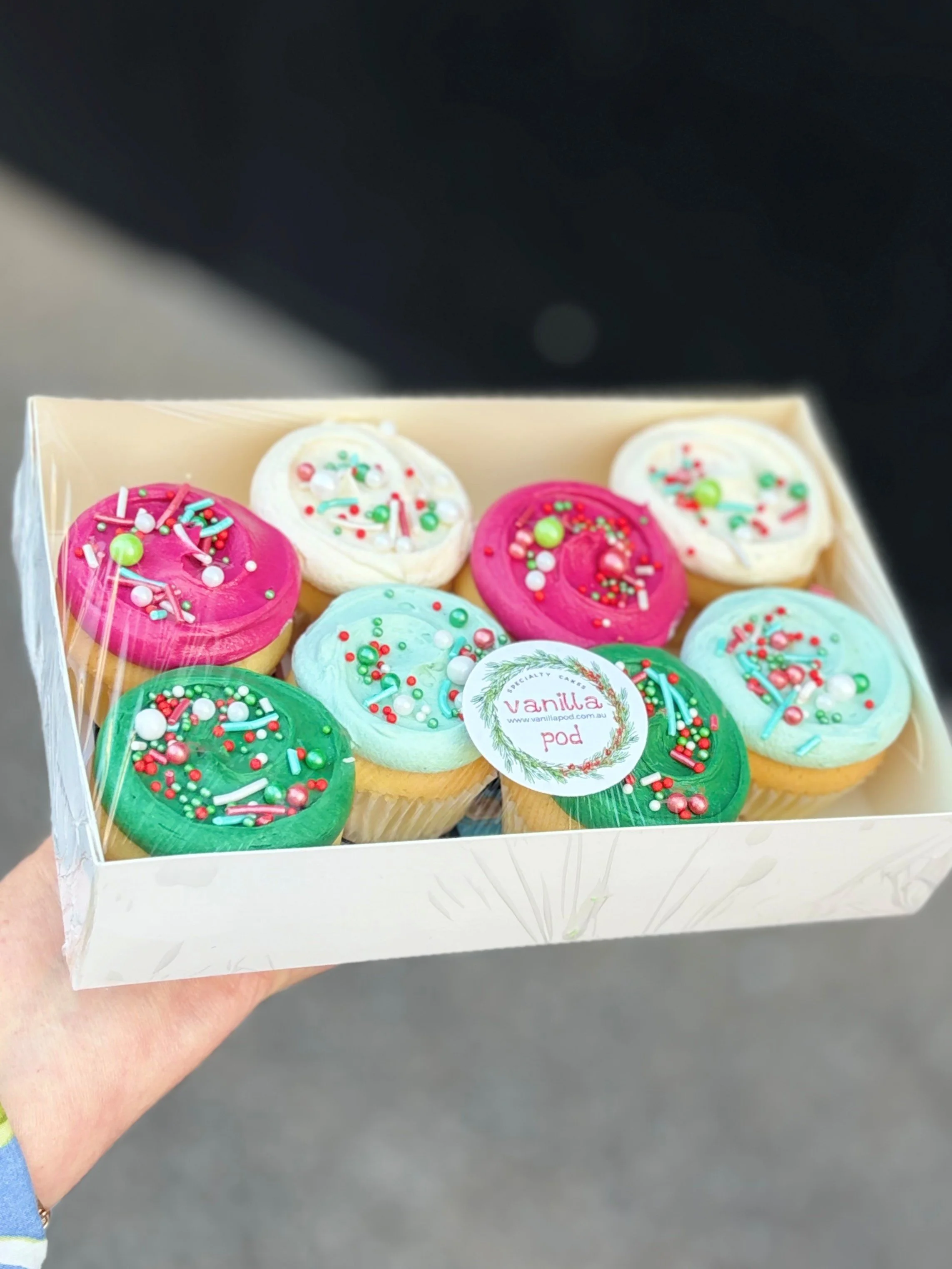 vanillapodspecialtycakes-brisbanechristmas-christmascatering-vanillapod-cakeshopnearme-festivefood-christmas2026-minicupcakes-christmascupcakes-glutenfreecupcakes.jpg