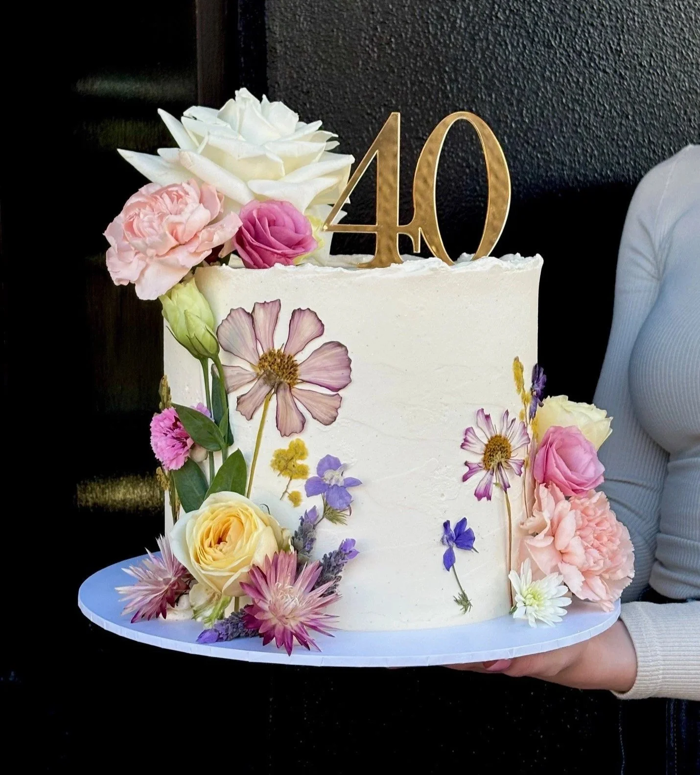 vanillapod-vanillapodspecialtycakes-bakery-bakerynearme-vanillabuttercake-buttercreamcake-bespokecake-cakestencil-brisbaneflorist-cakedesigner-teresasgardencake-floralcake-70thbirthday.jpg