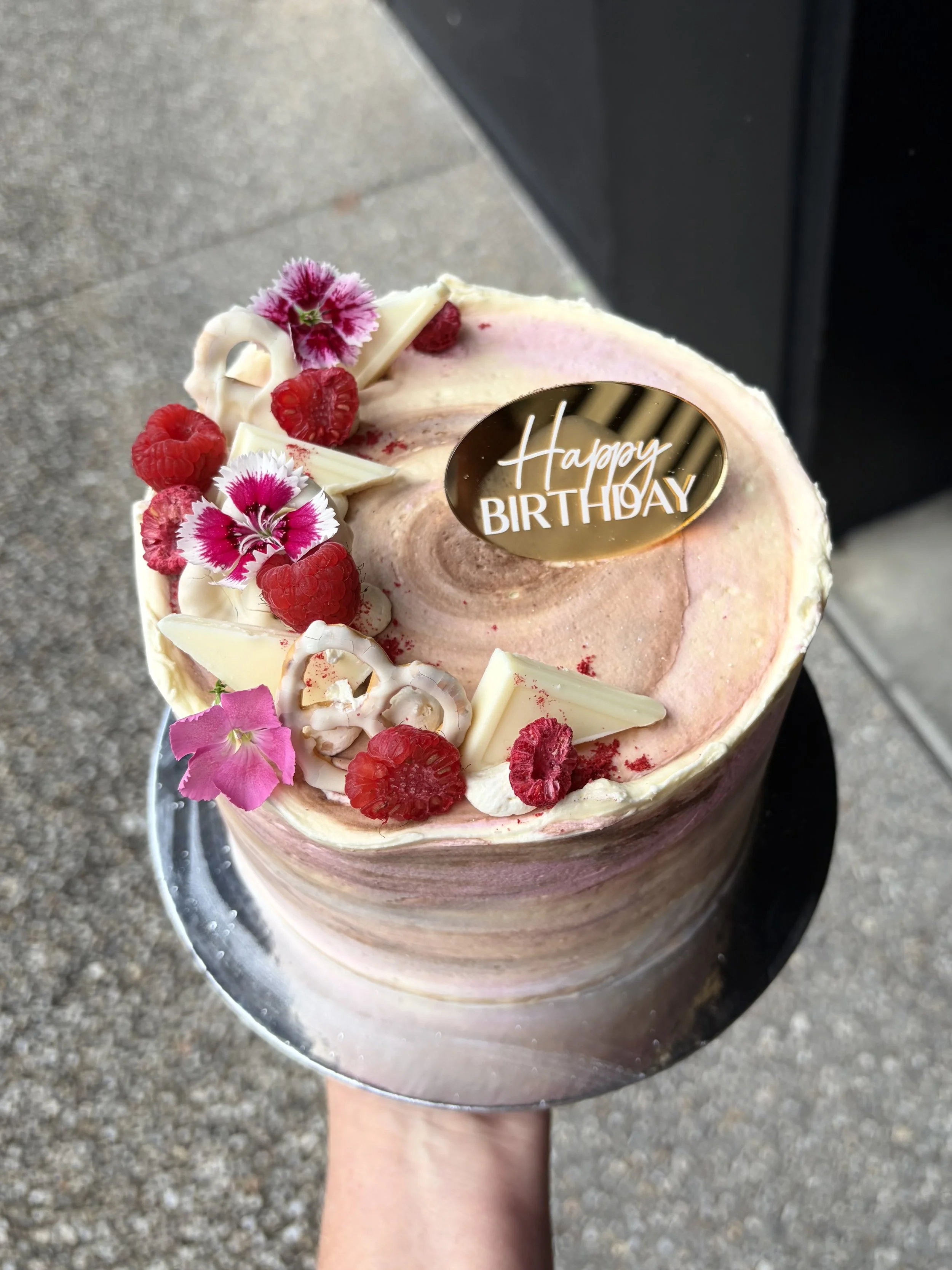 vanillapod-buttercreamcake-vanillapodspecialtycakes-brisbanecakes-Red Velvet & White Chocolate with Raspberry Mousse Cake.jpg.jpeg