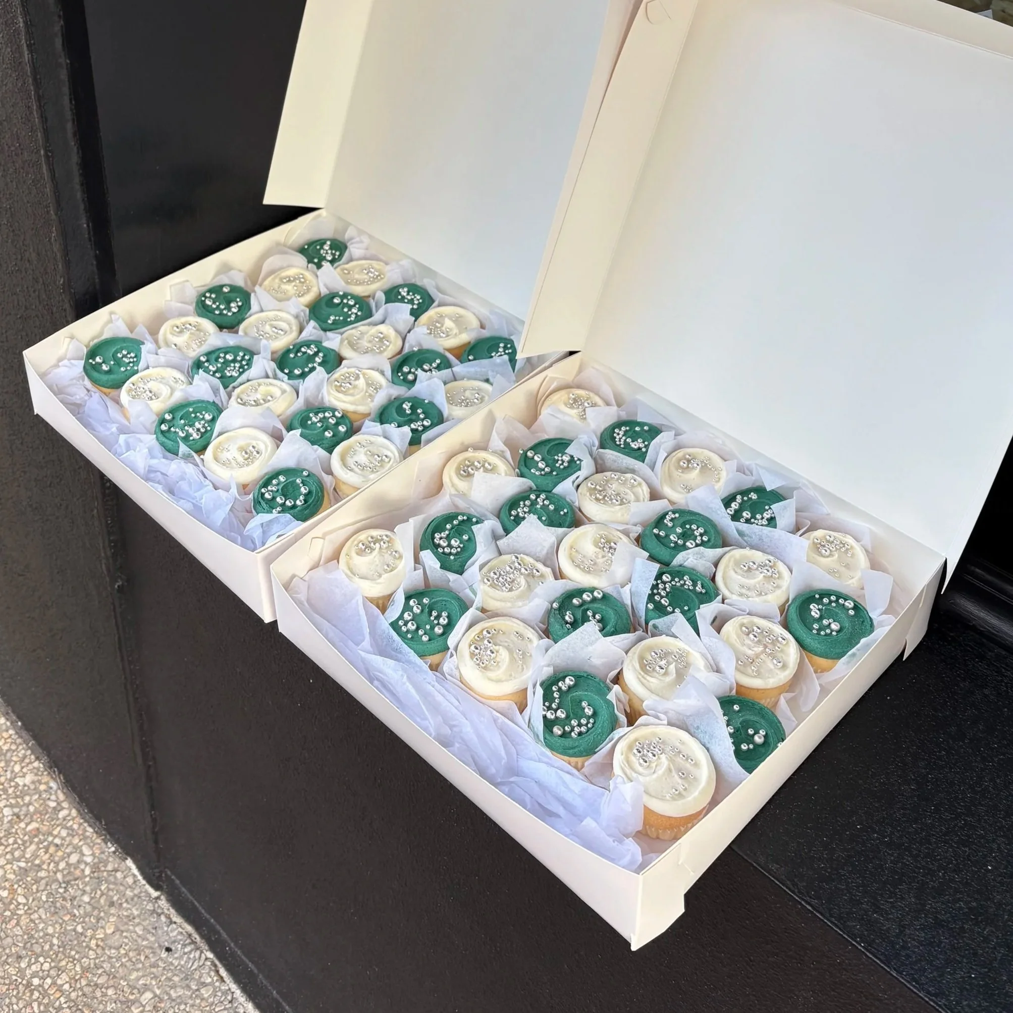 vanillapodspecialtycakes-brisbanecakes-vanillapod-buttercreamcake-customcake-birthdaycake-brisbanebakery-cupcakes-floralcake+%286%29.jpg