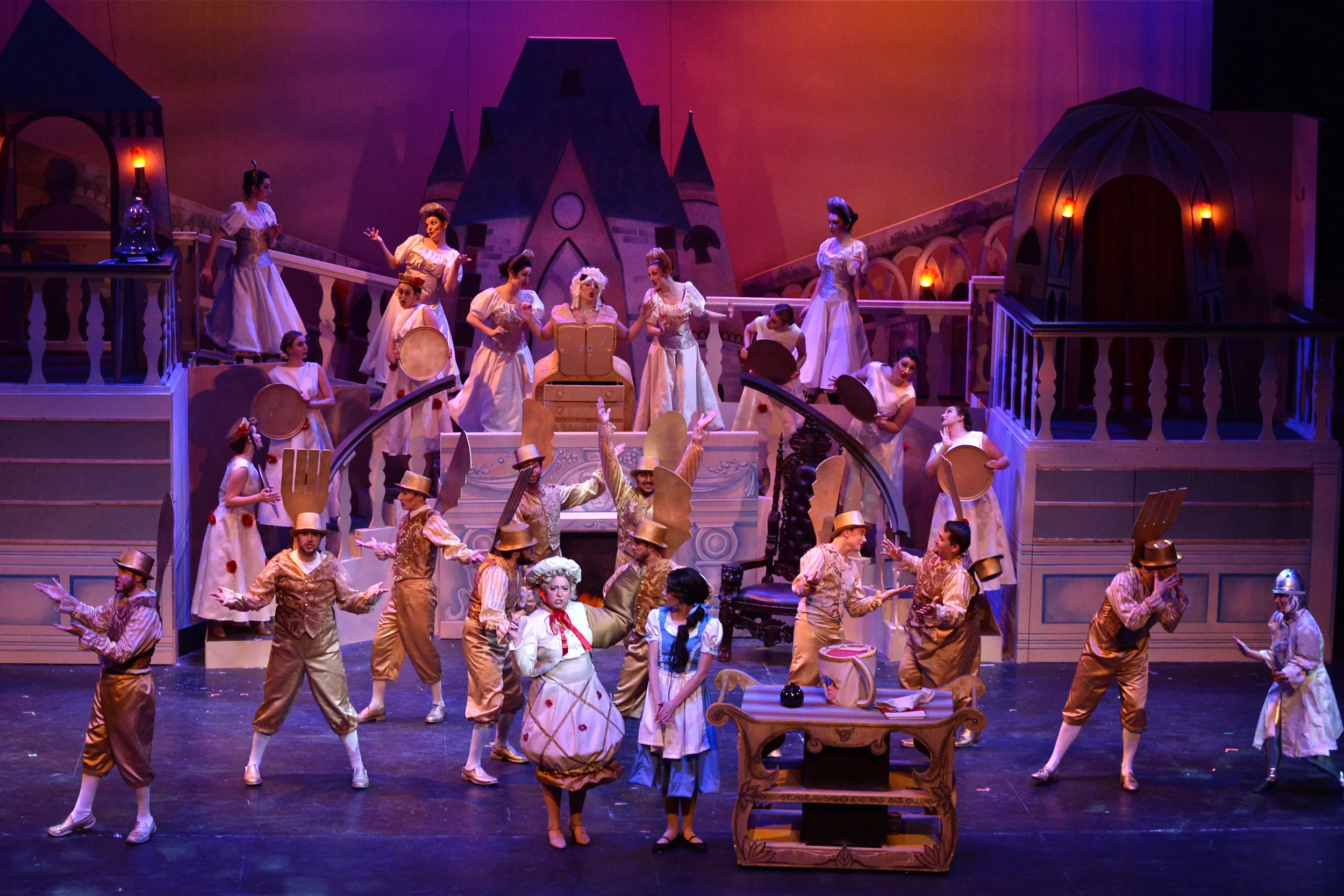 Mrs. Potts serenades Belle in "Be Our Guest".