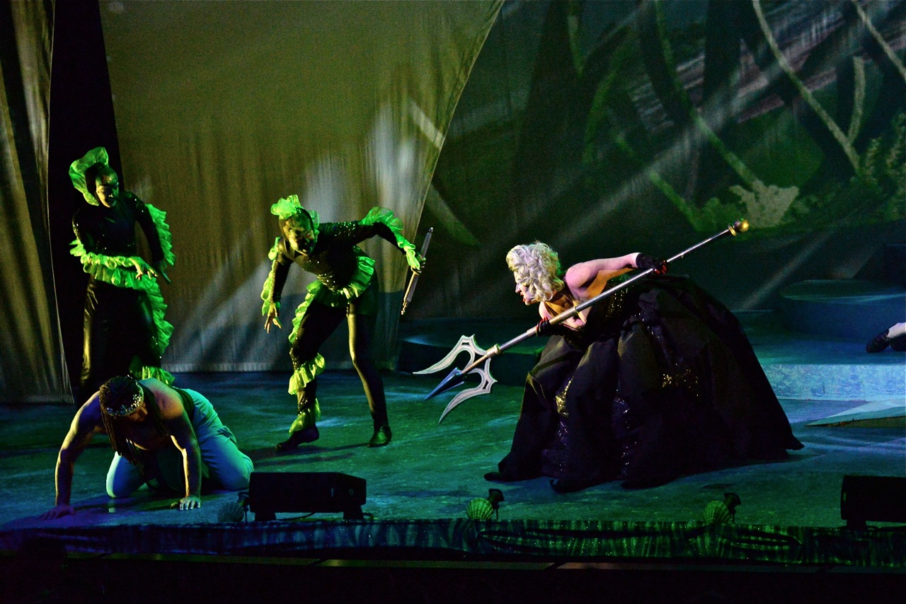 Ursula captures King Triton