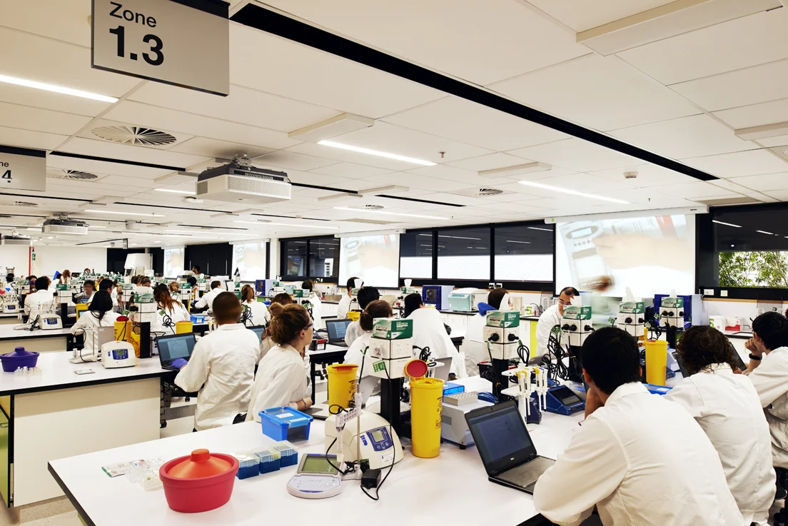 dwpsuters - QUT Q Block 350.jpg