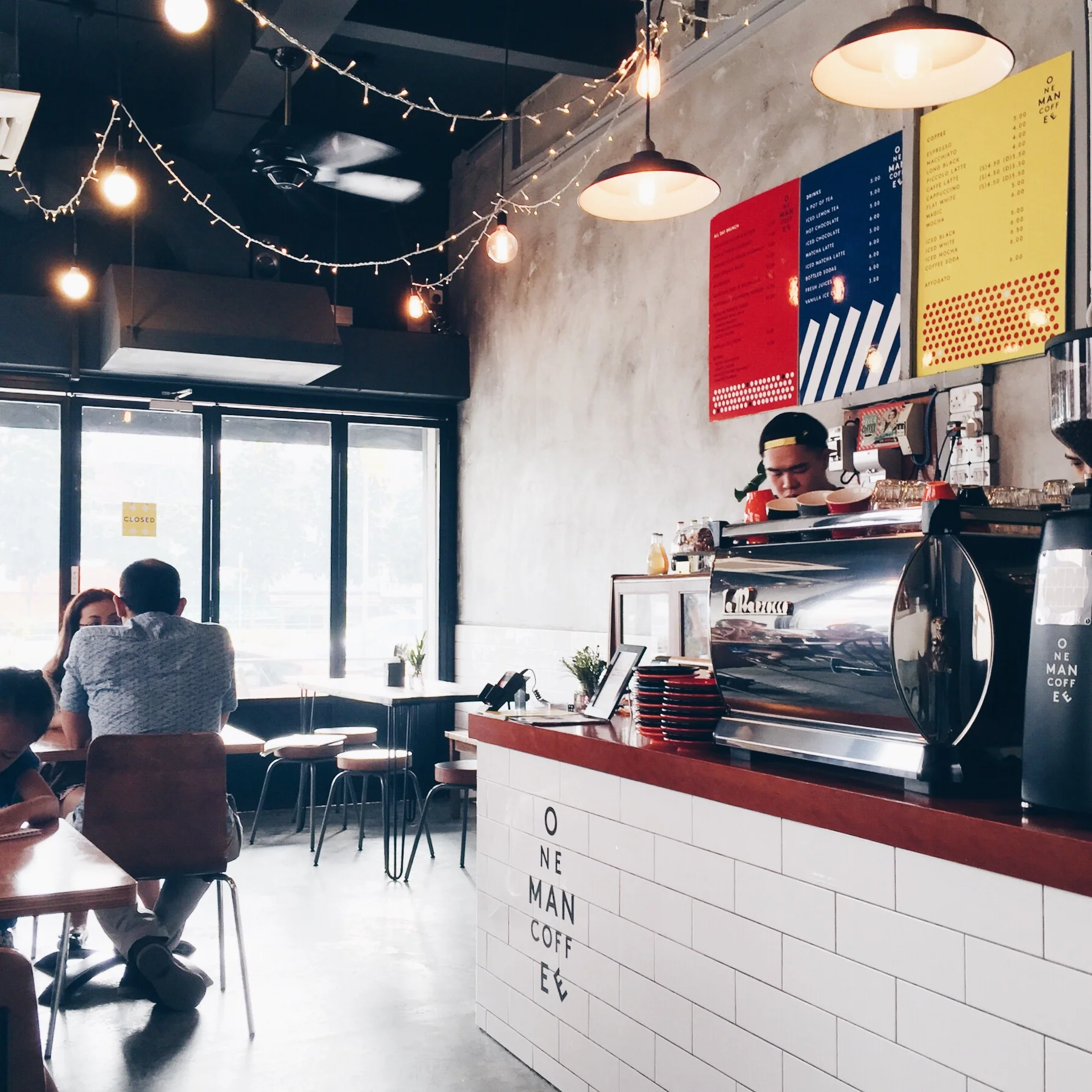If there's a cafe nearby, it's a favourite ritual to grab coffee and some quiet time before I start a long day of photoshoot. As a 100% introvert, I have to put in 200% to help the people I photograph be comfortable and feel at ease and enjoy the moment and even though it doesn't come naturally, I feel it's so important for them to feel comfortable so I really give my all haha, so before and after each session I need to charge up to be able to work at my optimum level 💪 Coffee helps too 🙊☕️ 