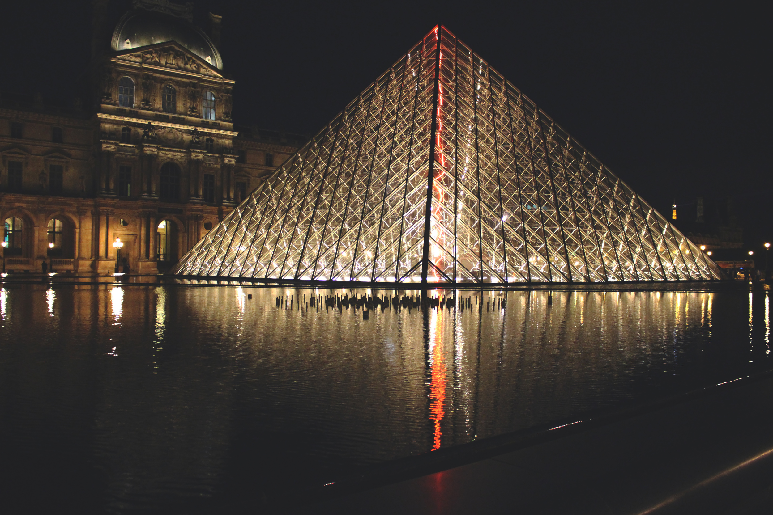 Louvre Triangle.jpg