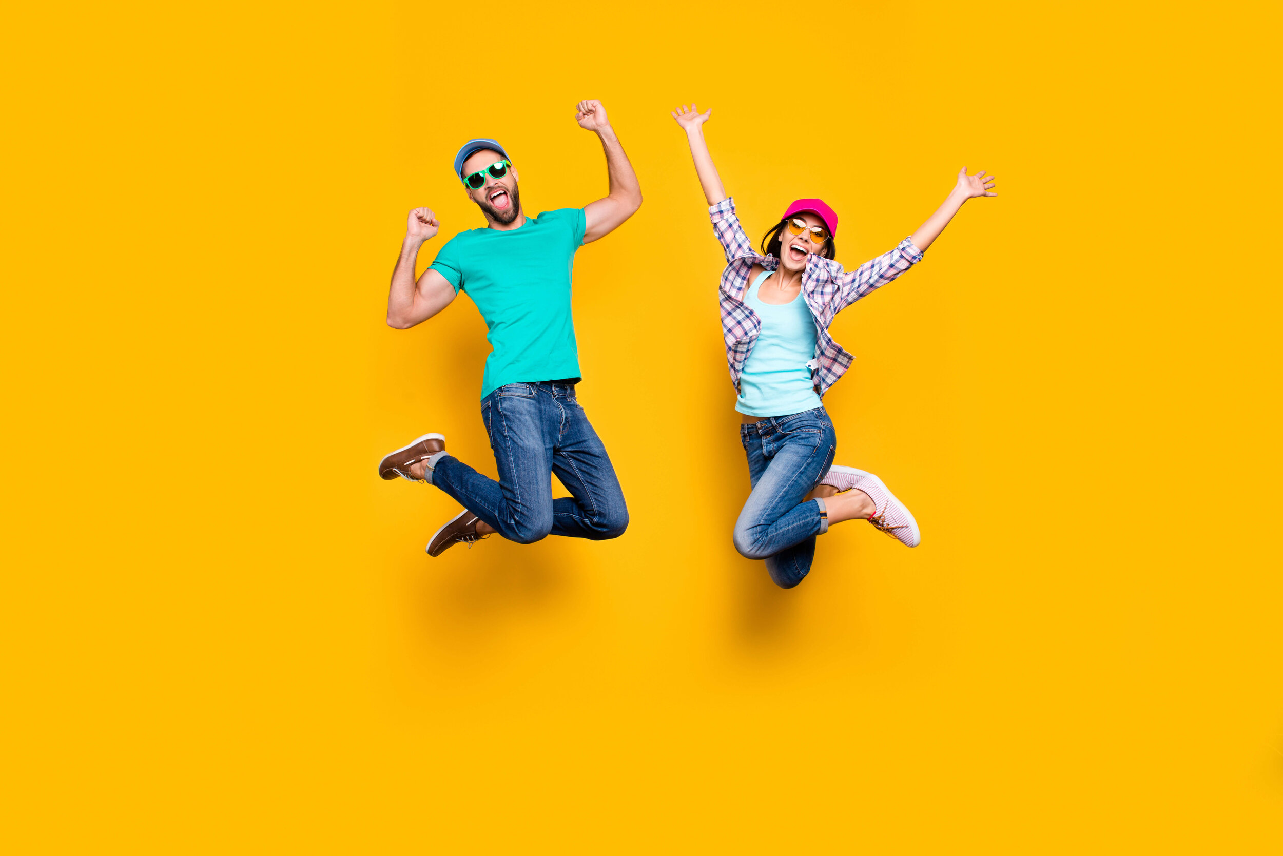 couple jumping.jpeg