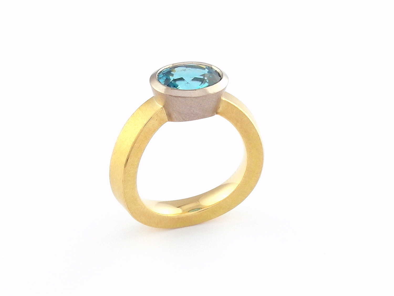  Peter's gold and zircon ring by Marcus Foley 2013 - 18ct yellow and white gold, oval cut zircon (Private collection) 