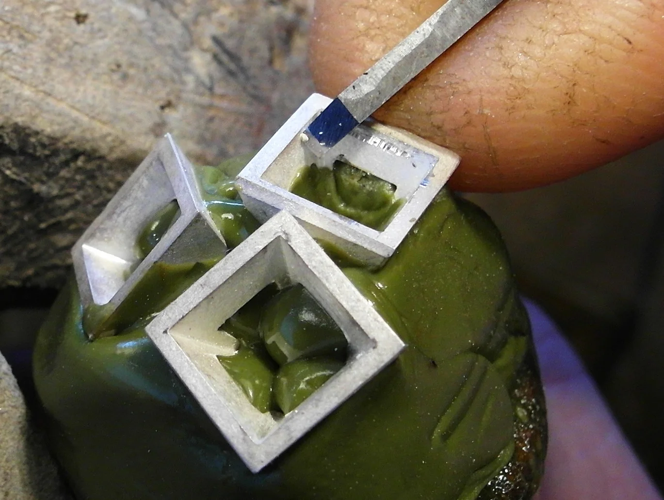  Start cutting with your flat graver at this angle and don’t remove material from the top edge as it is already the correct size of your stone... 