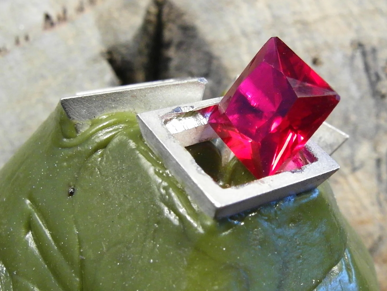  Check with your stone that the sides are cut wide enough. 