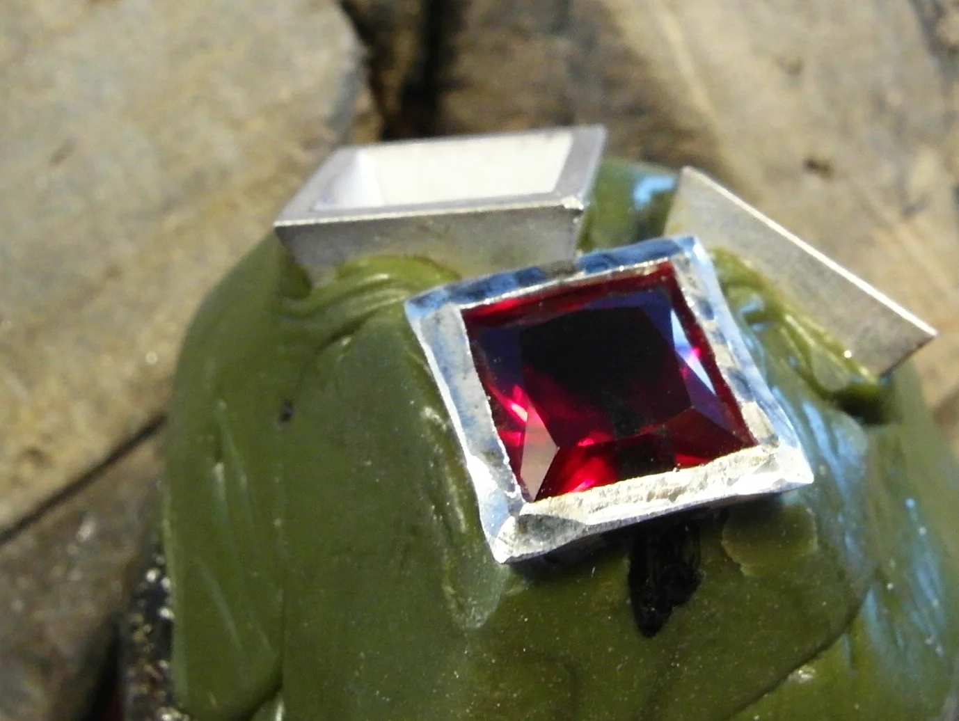  At this stage we have finished work with the hammer hand-piece. 