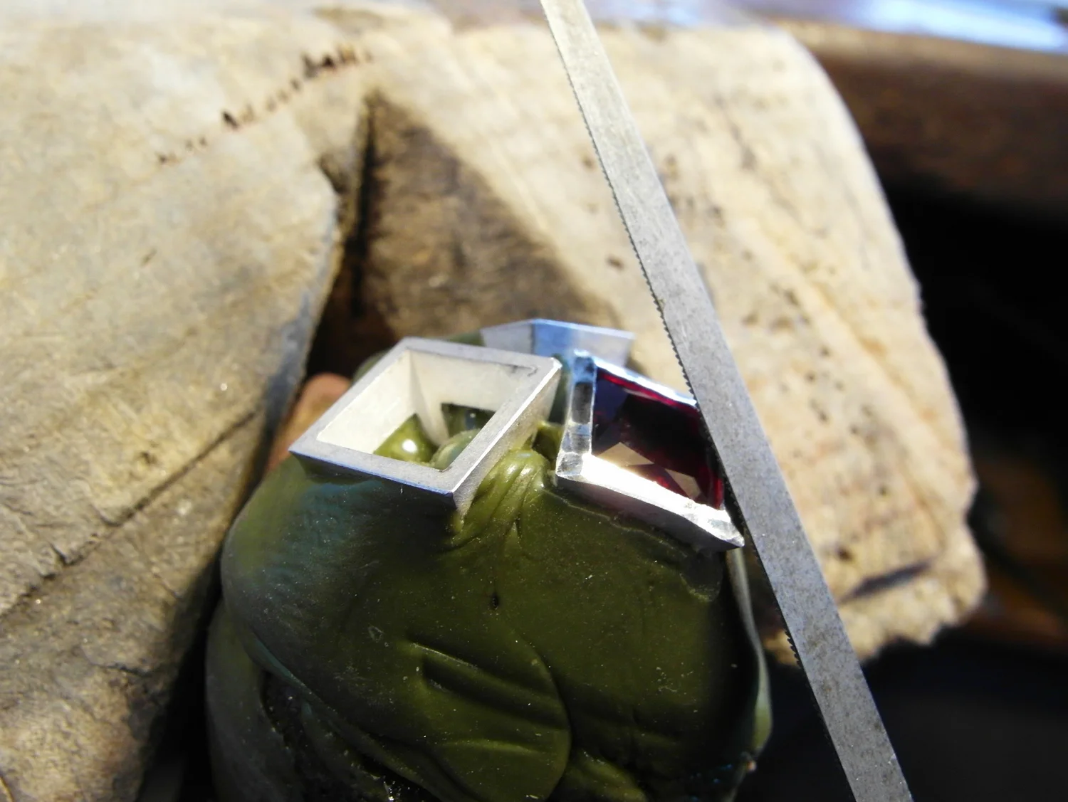  Use a coarse barrette to refine the bezel surface... 