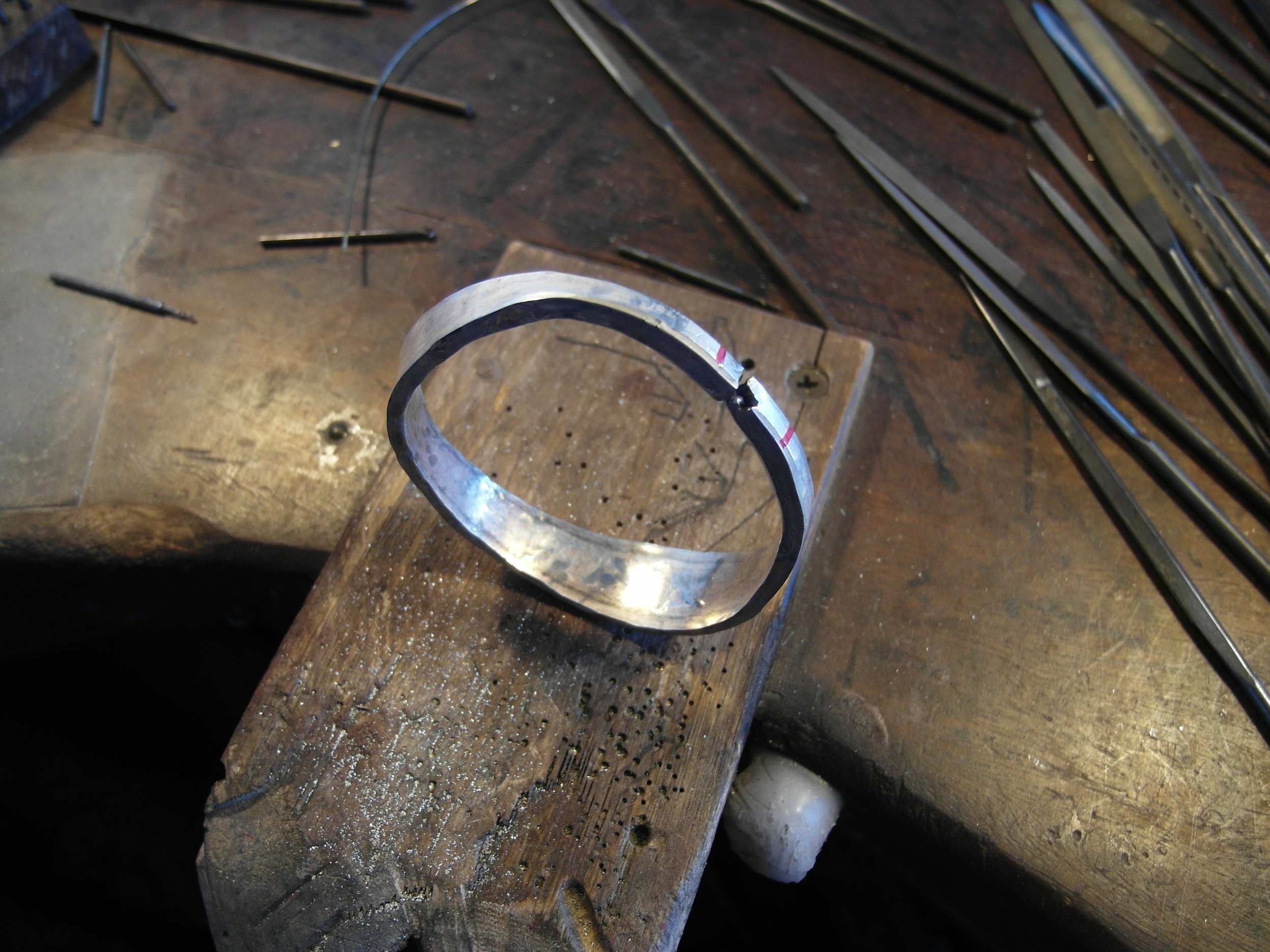 Making a silver hinged bangle set with a MAPA pearl and shell (13).JPG