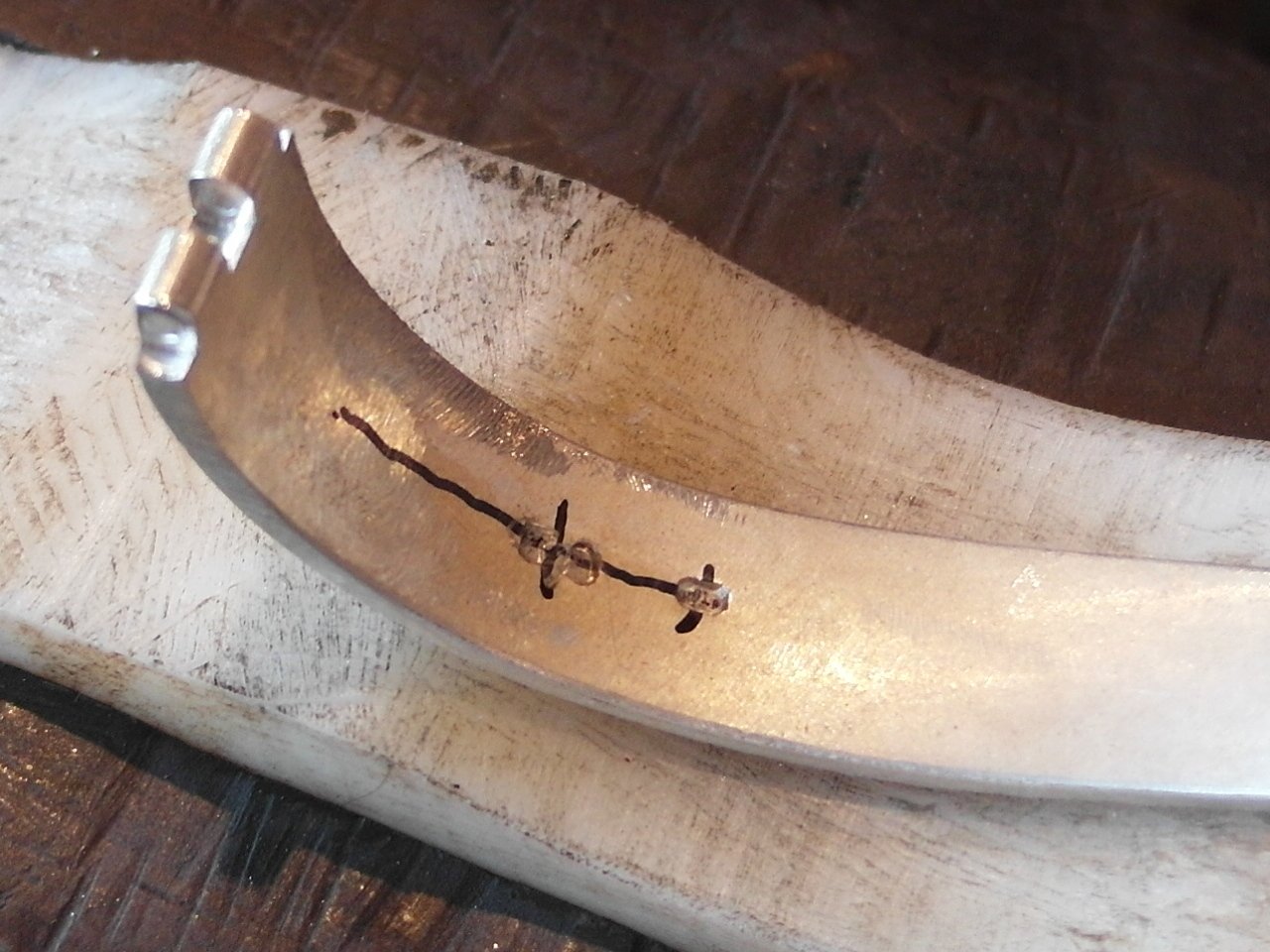 Making a silver hinged bangle set with a MAPA pearl and shell (52).JPG