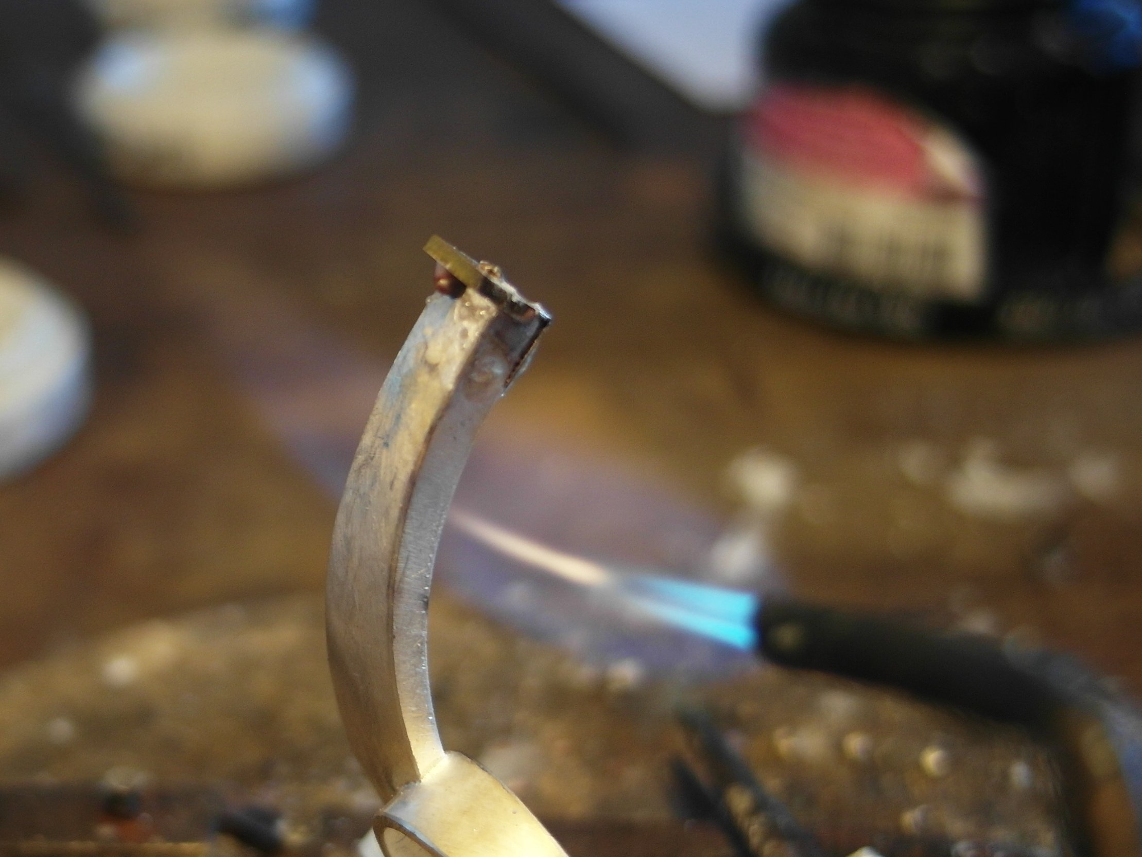 Making a silver hinged bangle set with a MAPA pearl and shell (54a).JPG