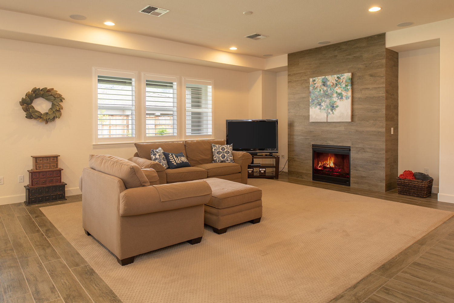 9840GainsboroughLn(high)-8_opt.jpg