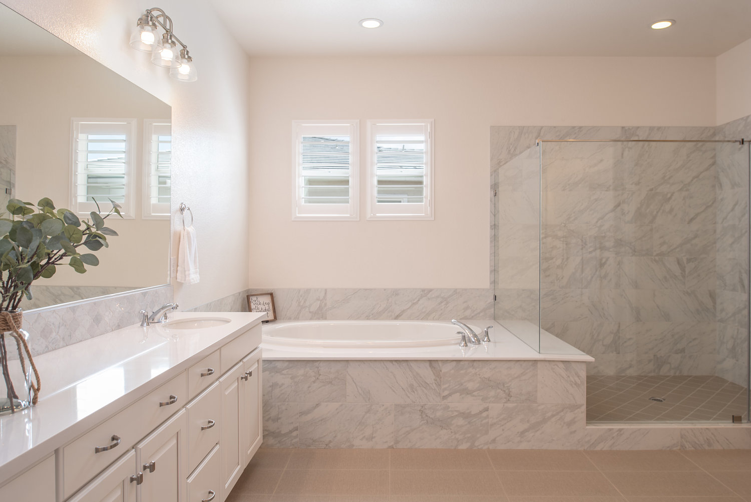 9840GainsboroughLn(high)-16_opt.jpg