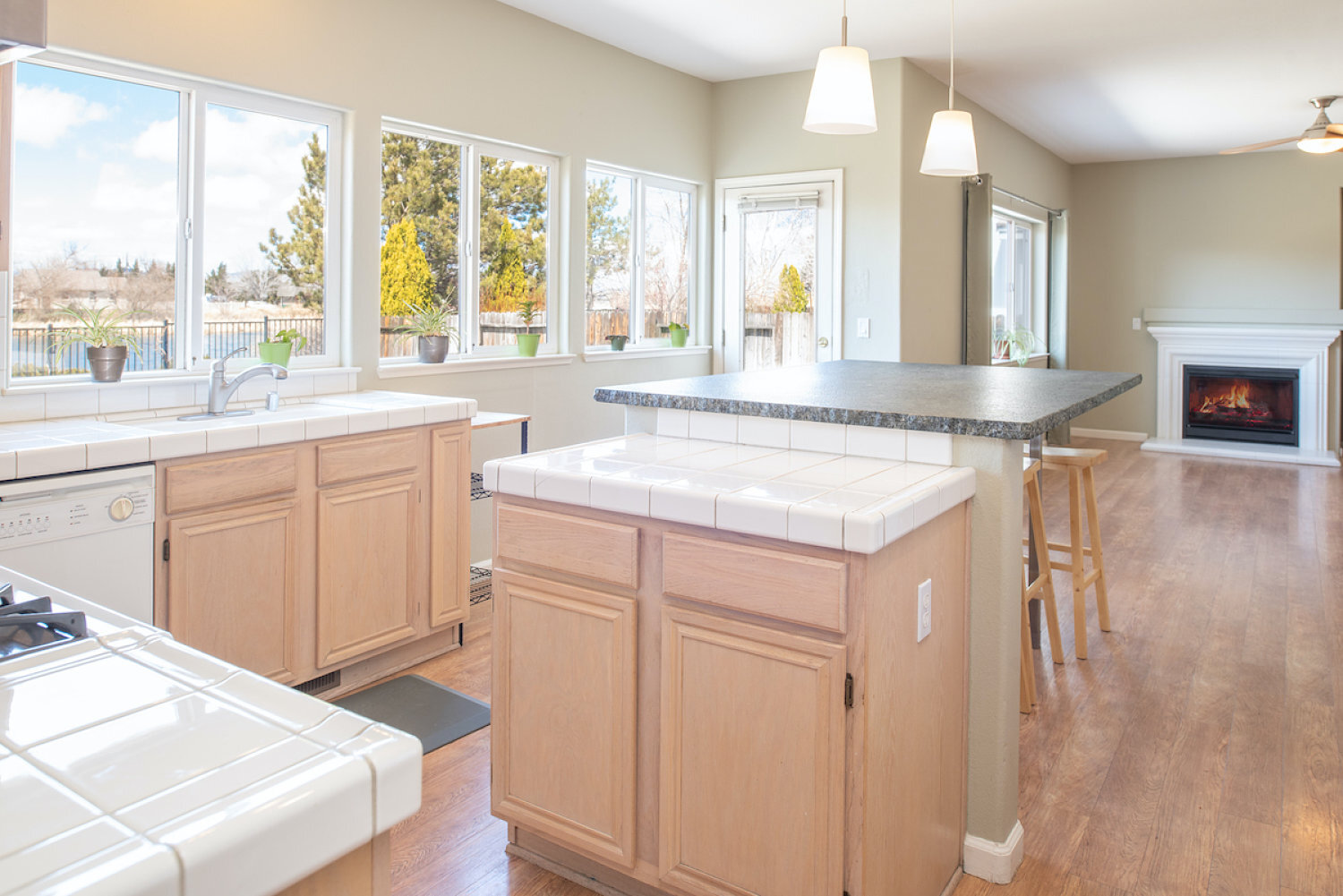 3105FariwoodDrSTANDARDRES9_opt.jpg