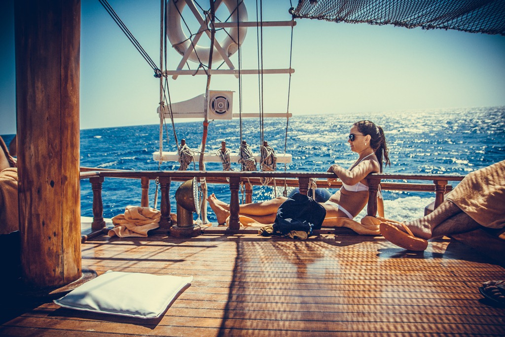 mykonos luxury travel boat rentals (1).jpg