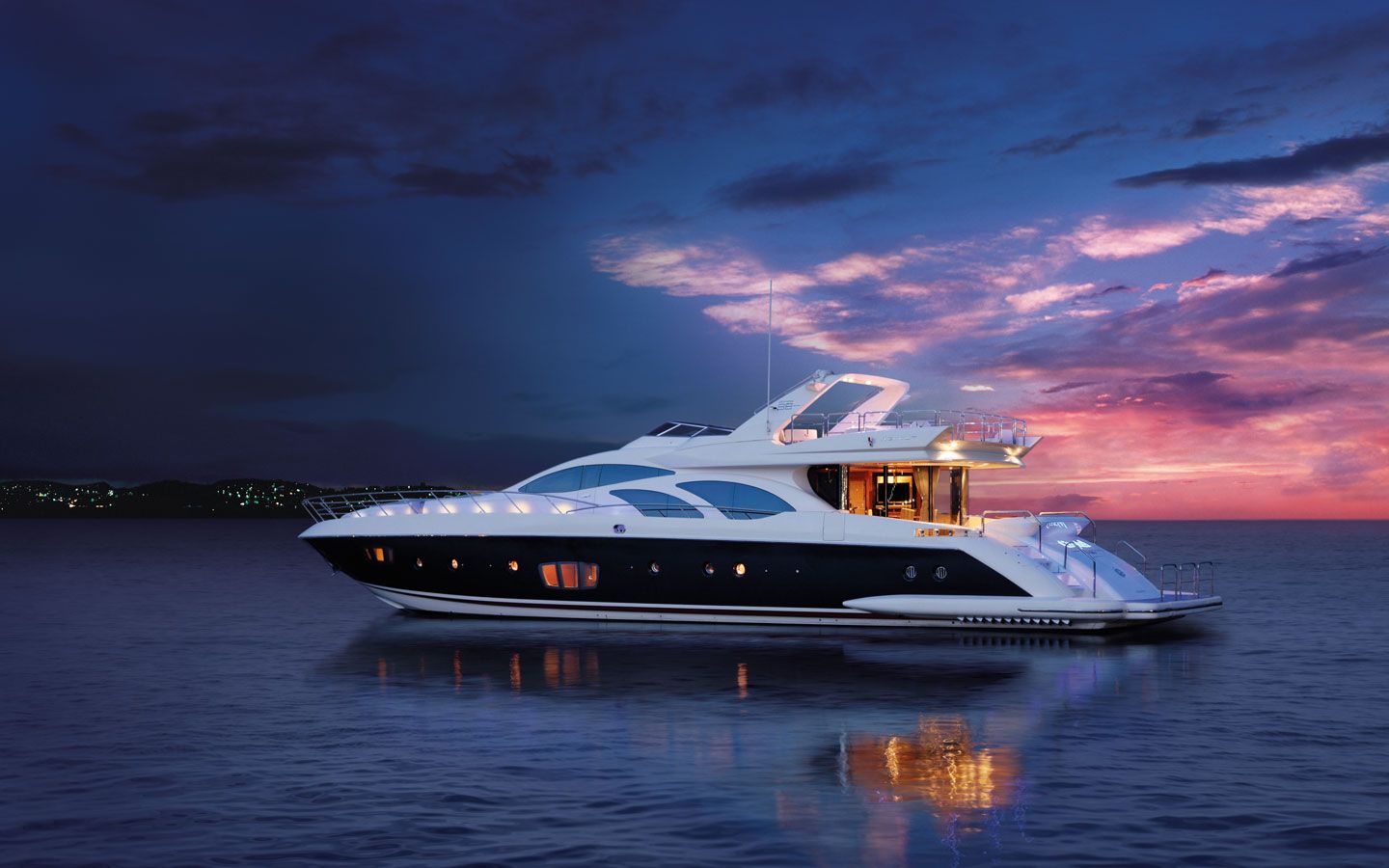 Azimut_Yacht Mykonos Luxury.jpg